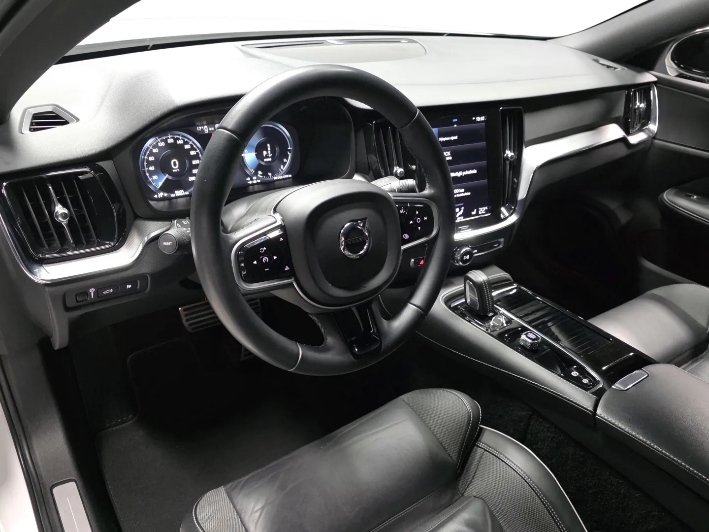 Autokuva 8 - SPS-227