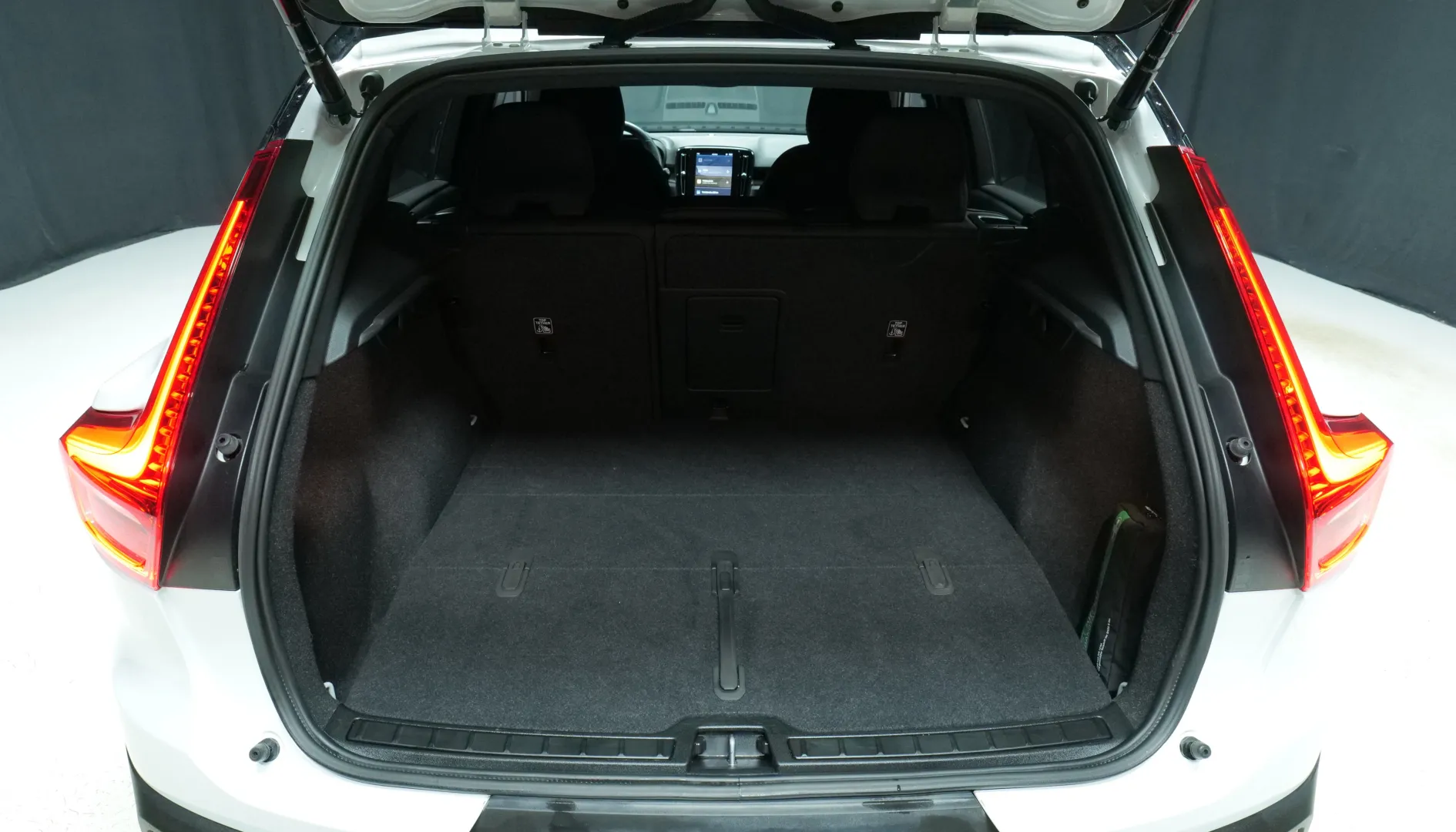 Autokuva 16 - SPU-377