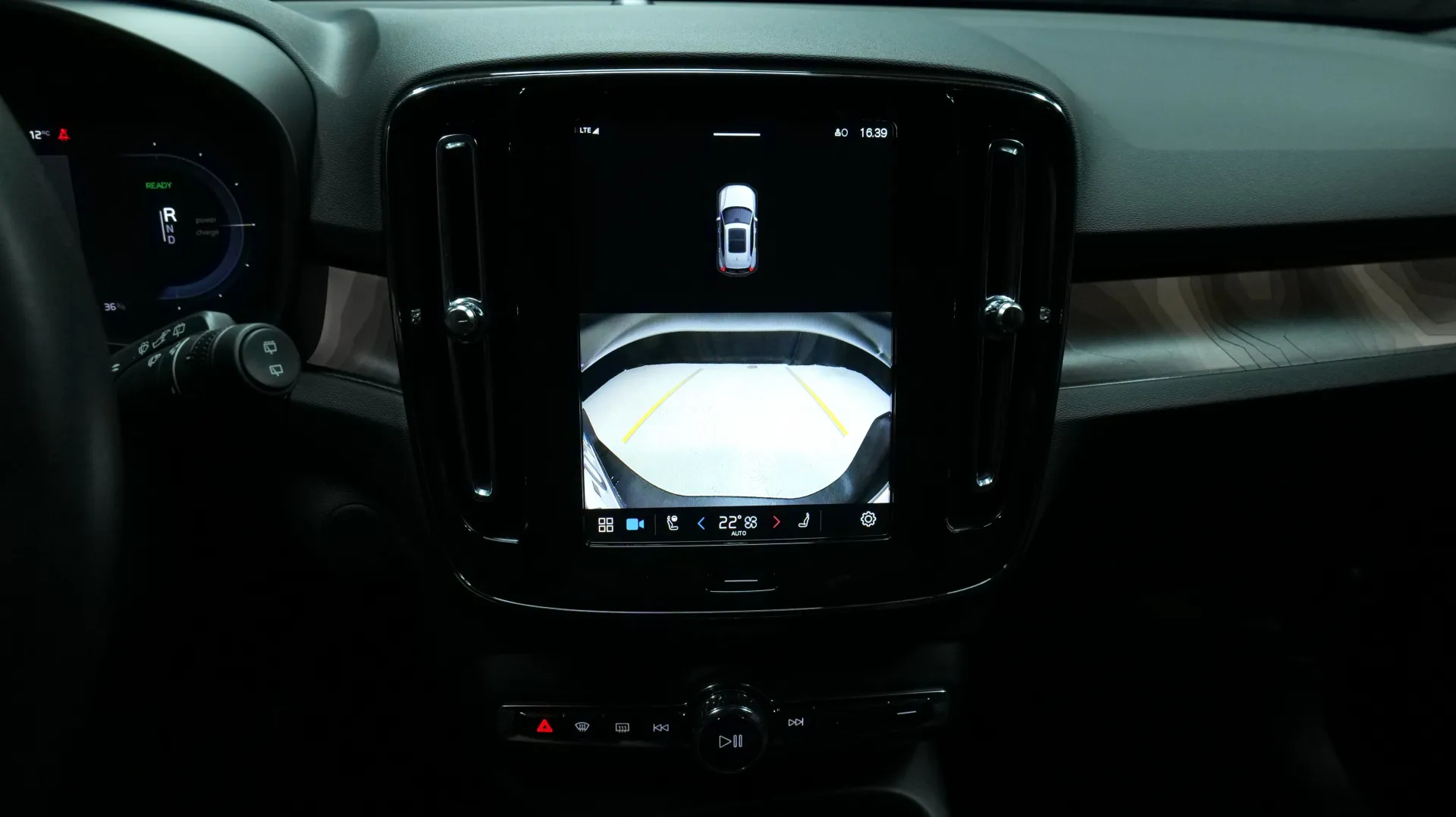 Autokuva 7 - SPU-377