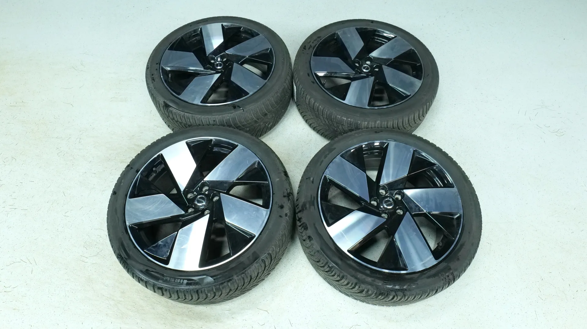 Autokuva 18 - SPU-377