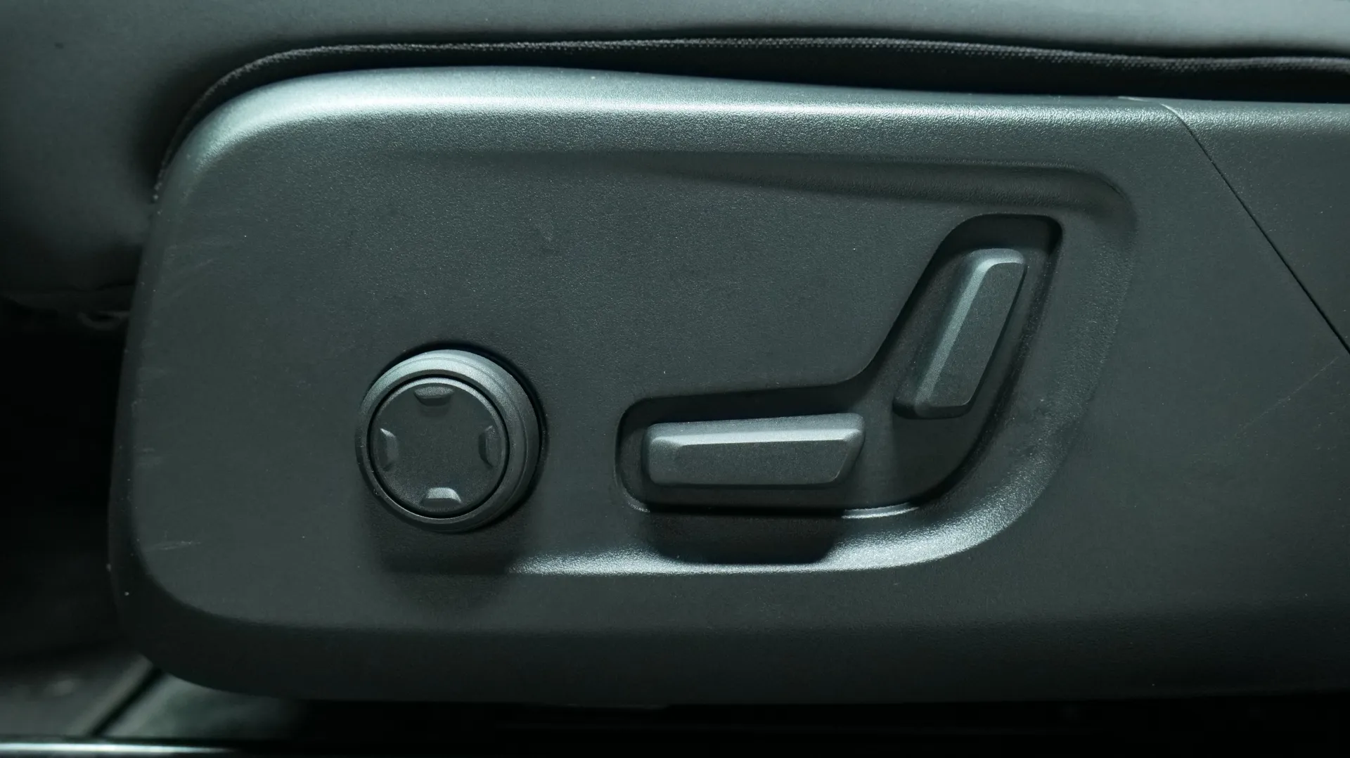 Autokuva 10 - SPU-377