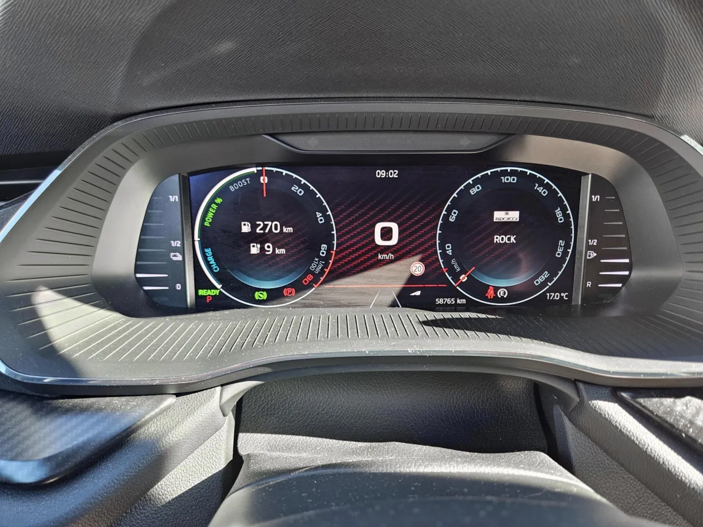 Autokuva 2 - SPU-899