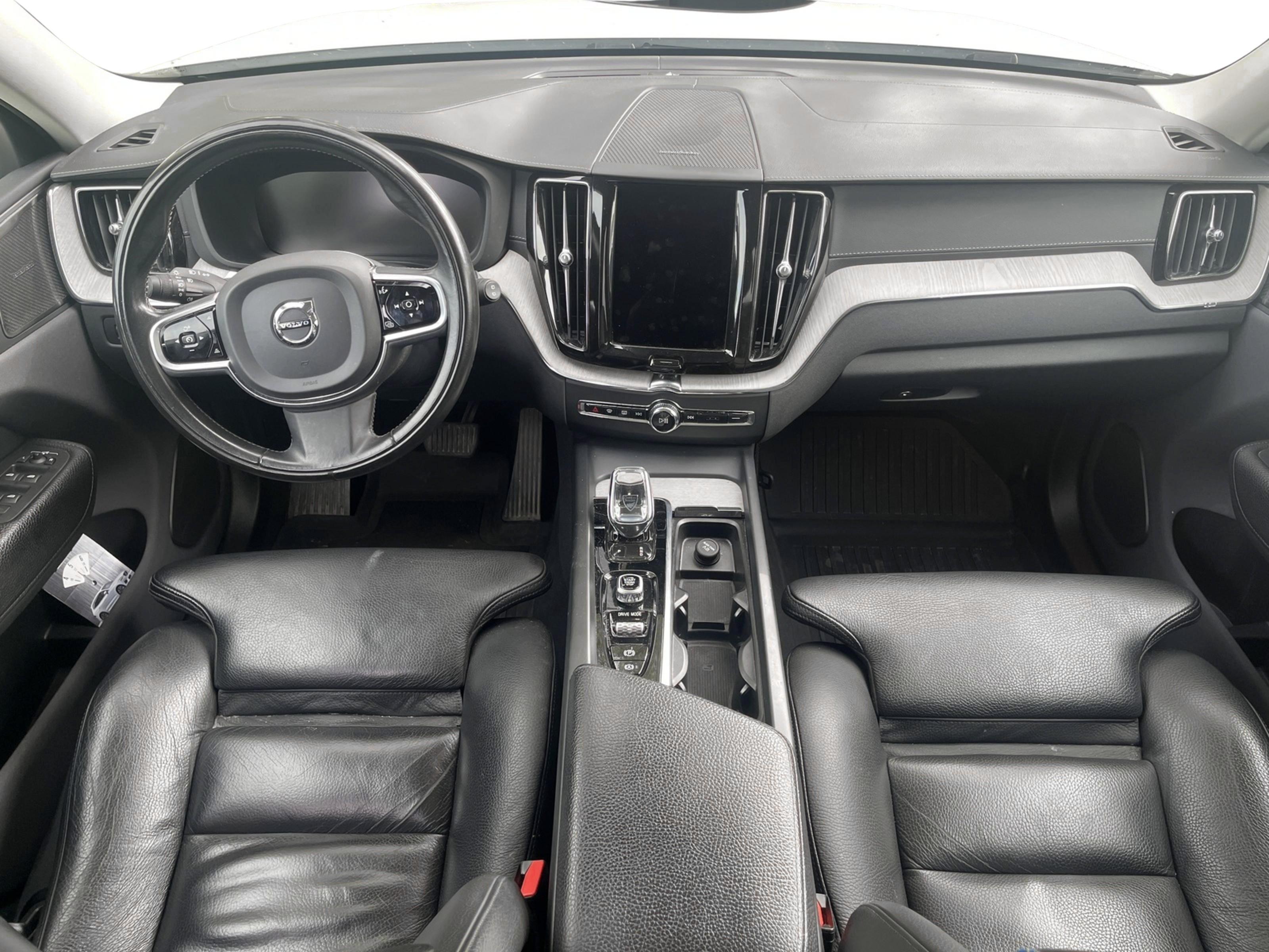 Volvo XC60 2021, kuva 3/6