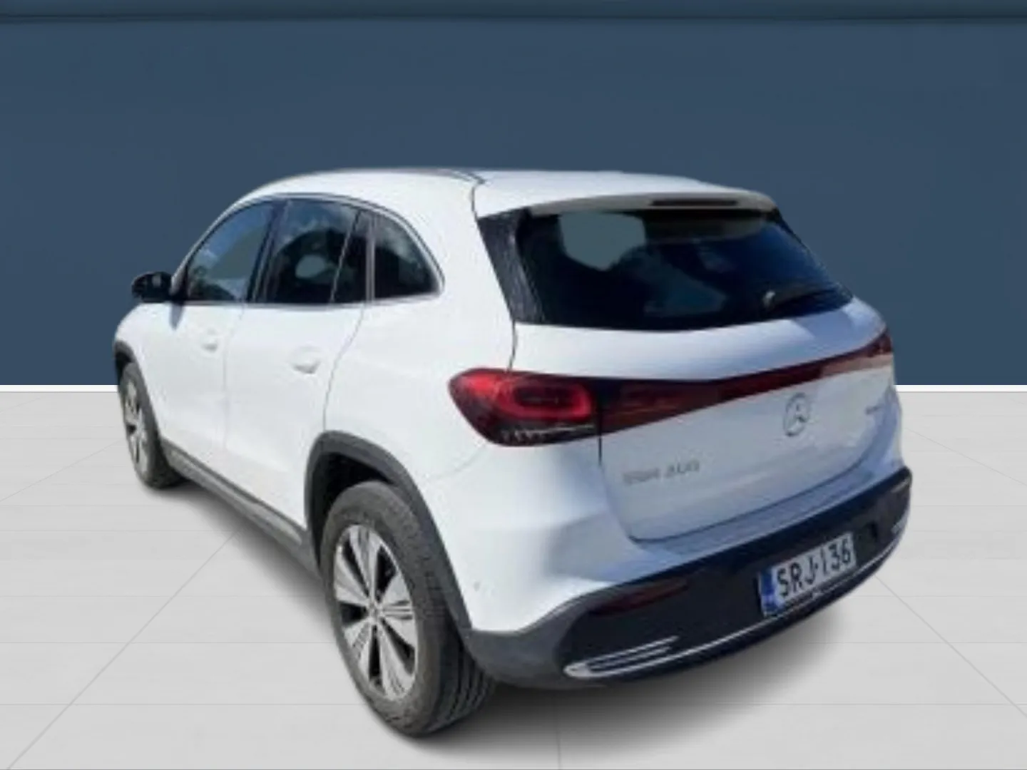 Autokuva 2 - SRJ-136