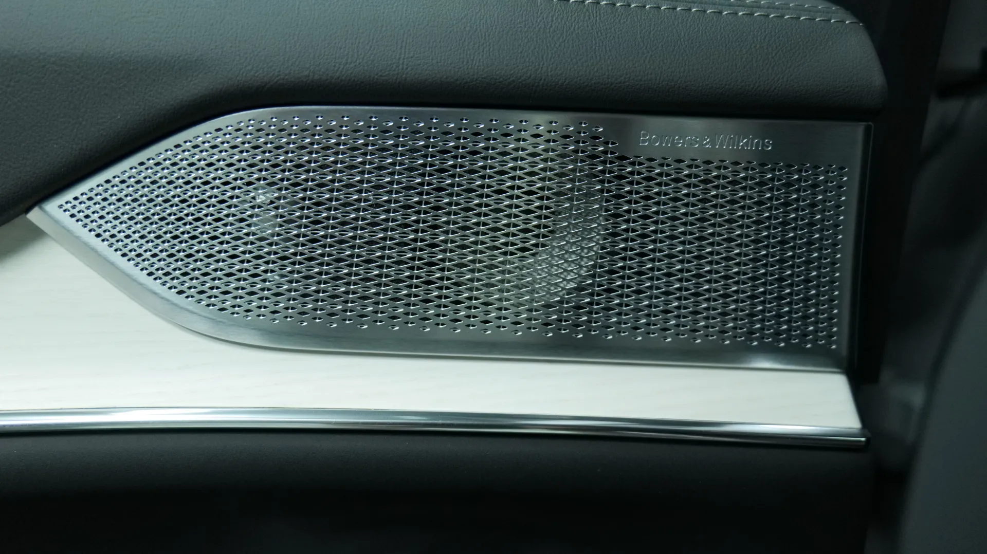 Autokuva 22 - SRJ-865