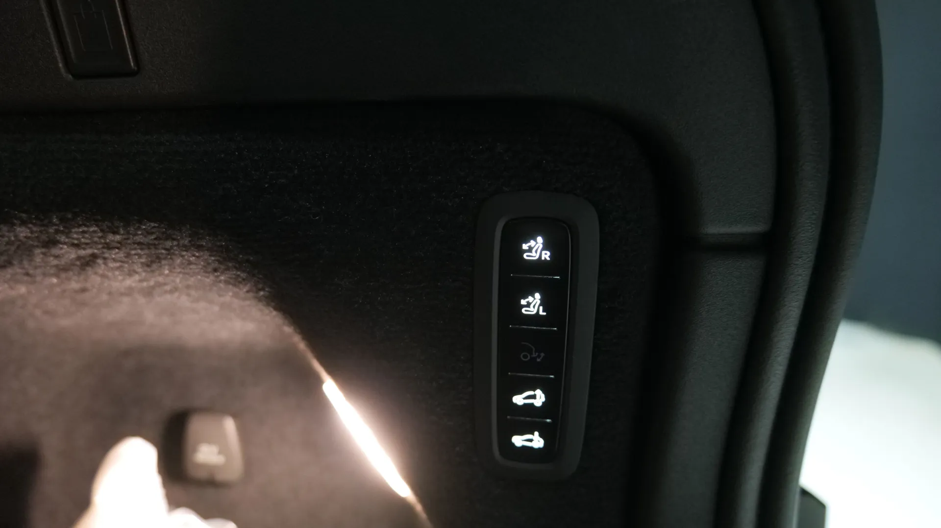 Autokuva 27 - SRJ-865