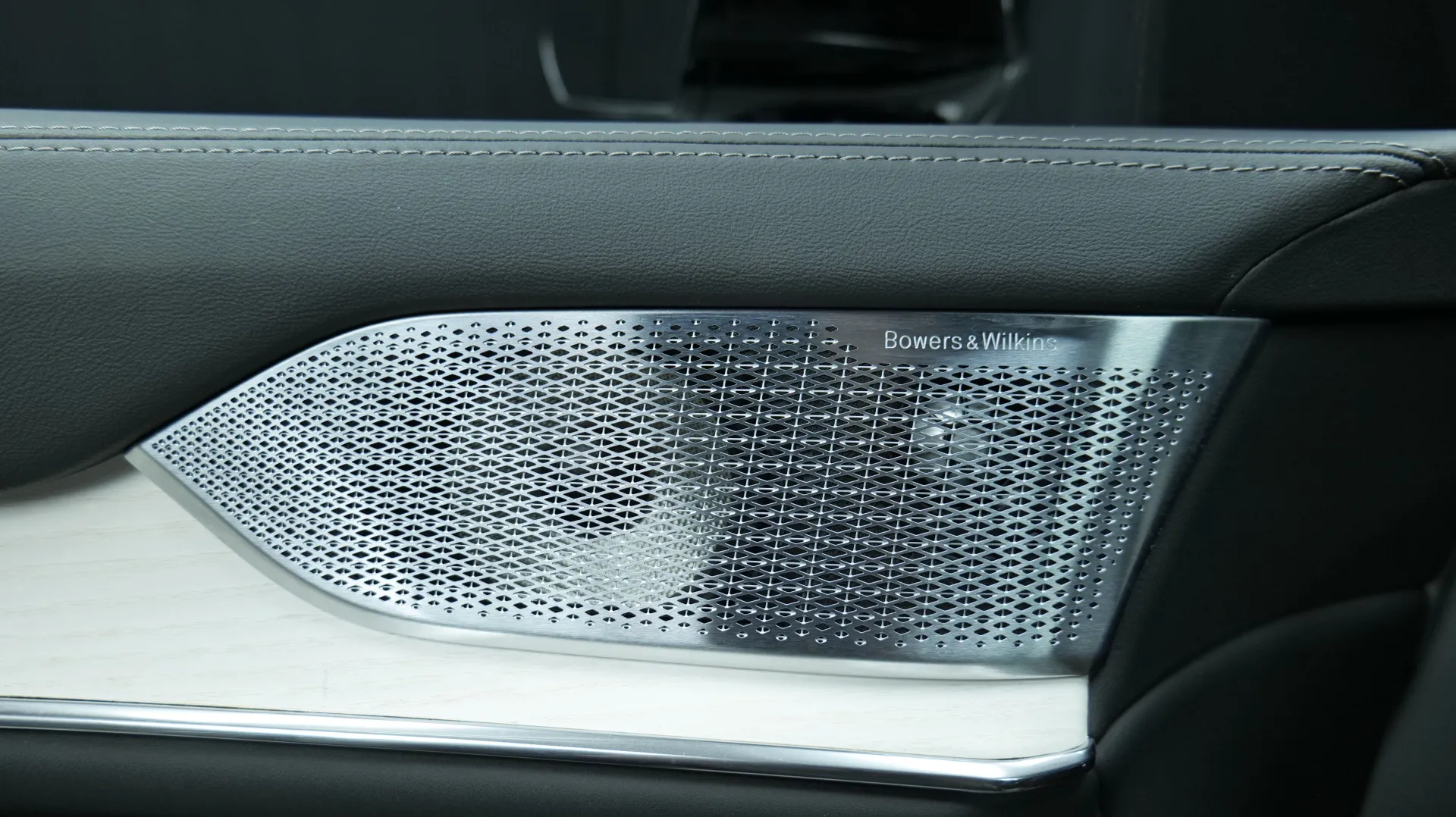 Autokuva 15 - SRJ-867