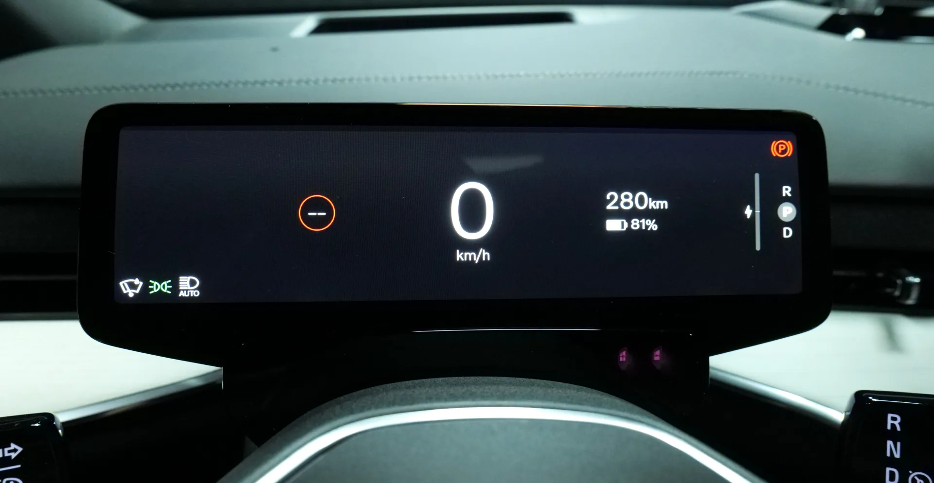 Autokuva 6 - SRL-331