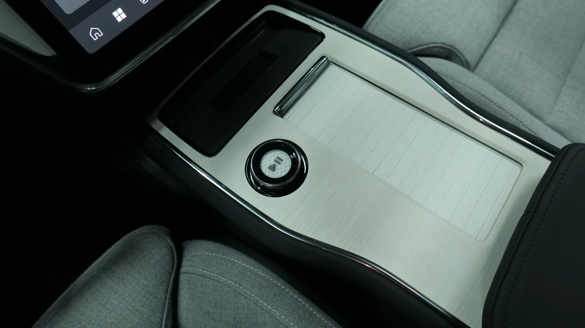 Autokuva 9 - SRL-331