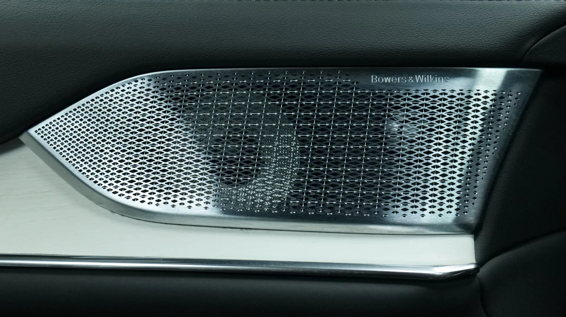 Autokuva 10 - SRL-331