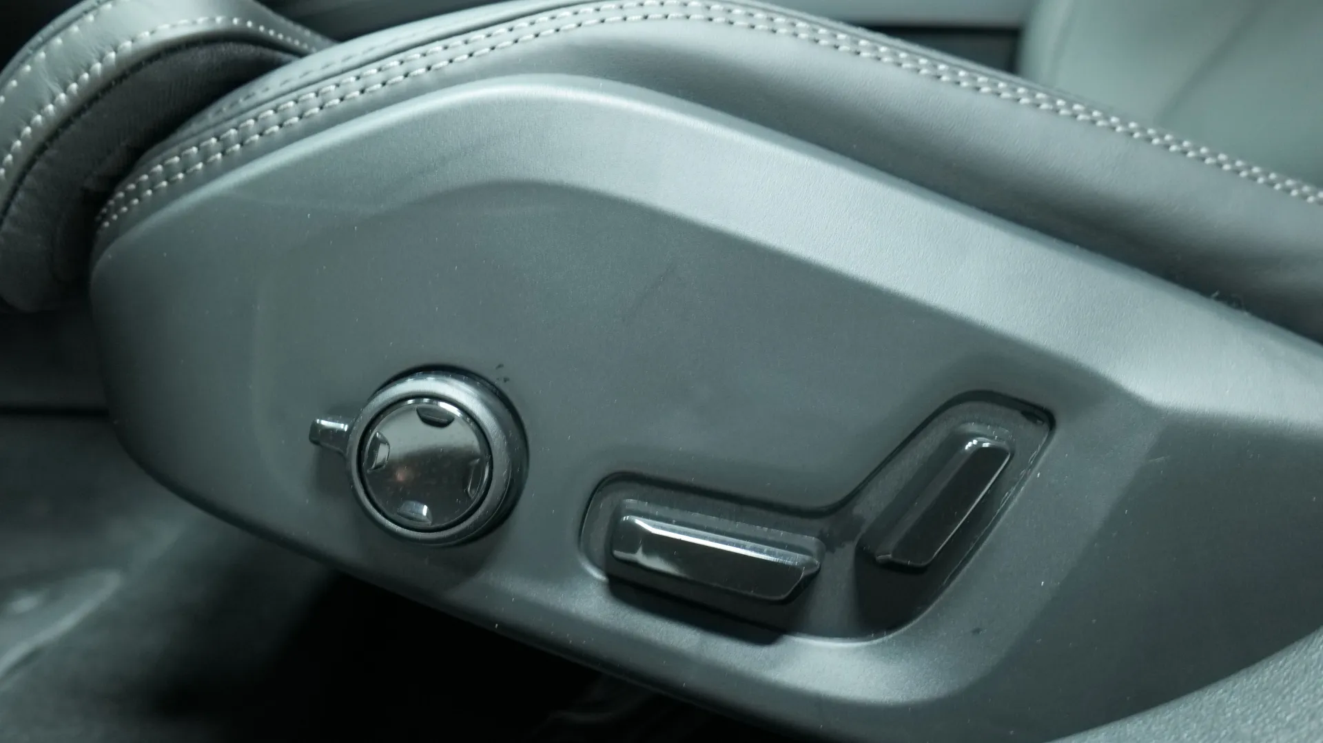 Autokuva 11 - SRL-345