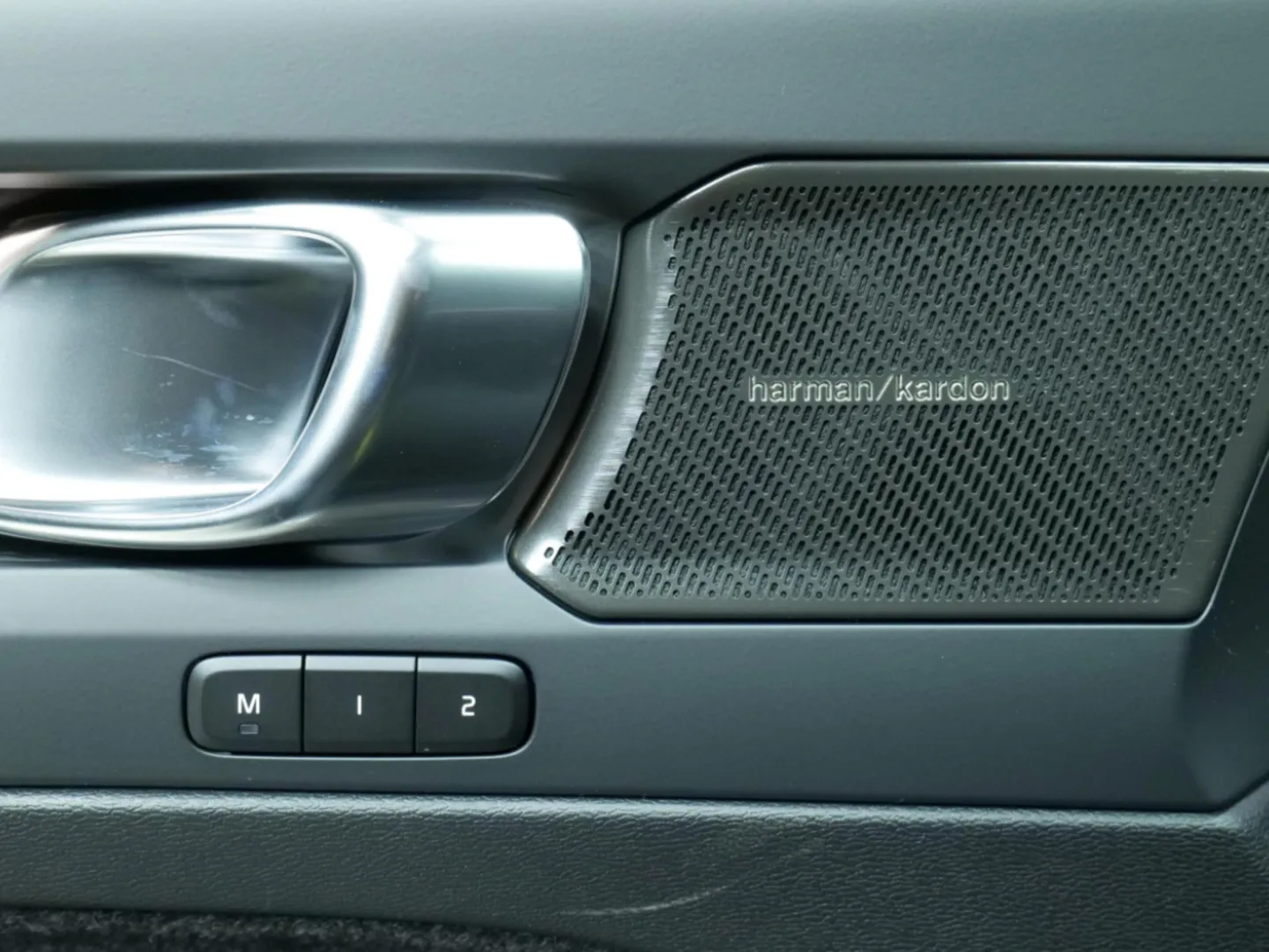 Autokuva 13 - SRR-408