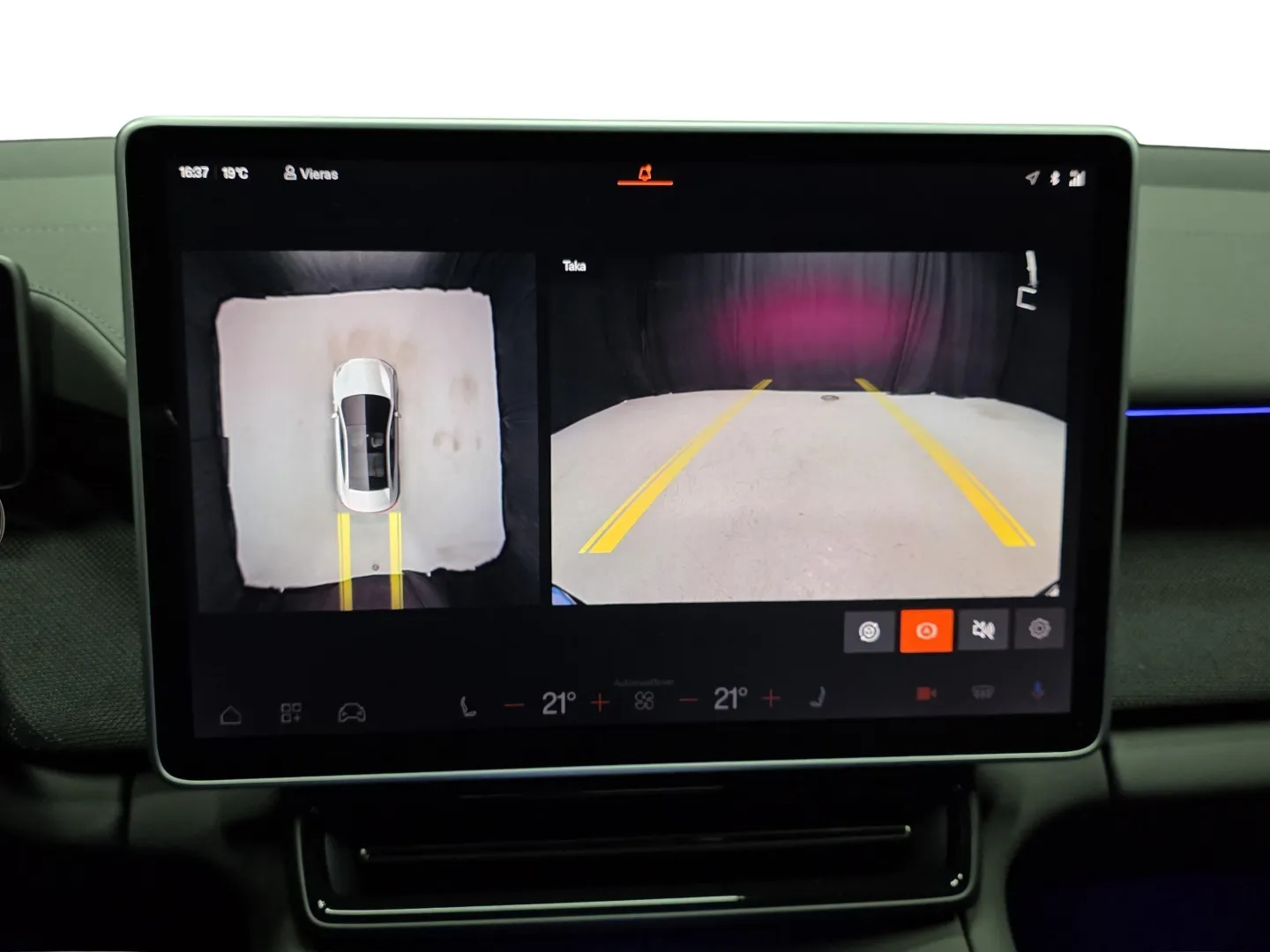 Autokuva 13 - SRR-423