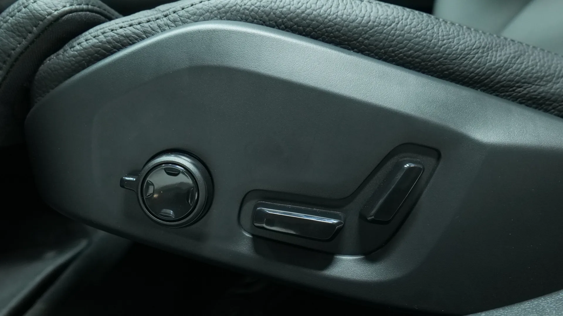 Autokuva 11 - SRR-622