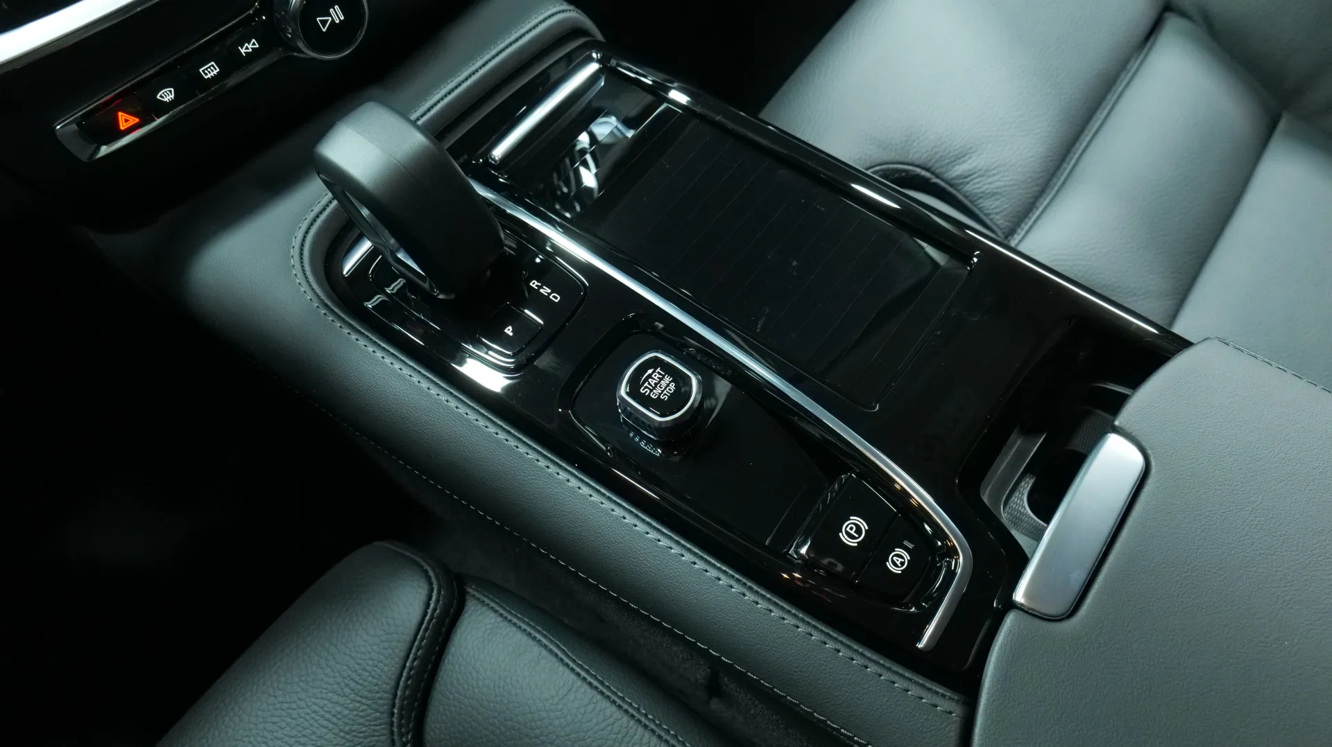 Autokuva 9 - SRR-622