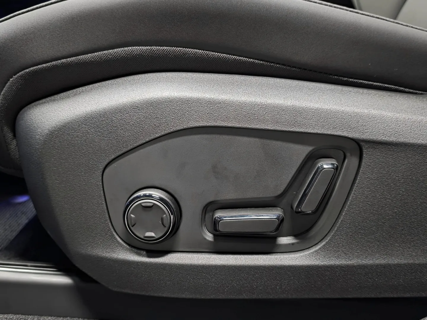 Autokuva 15 - SRU-476