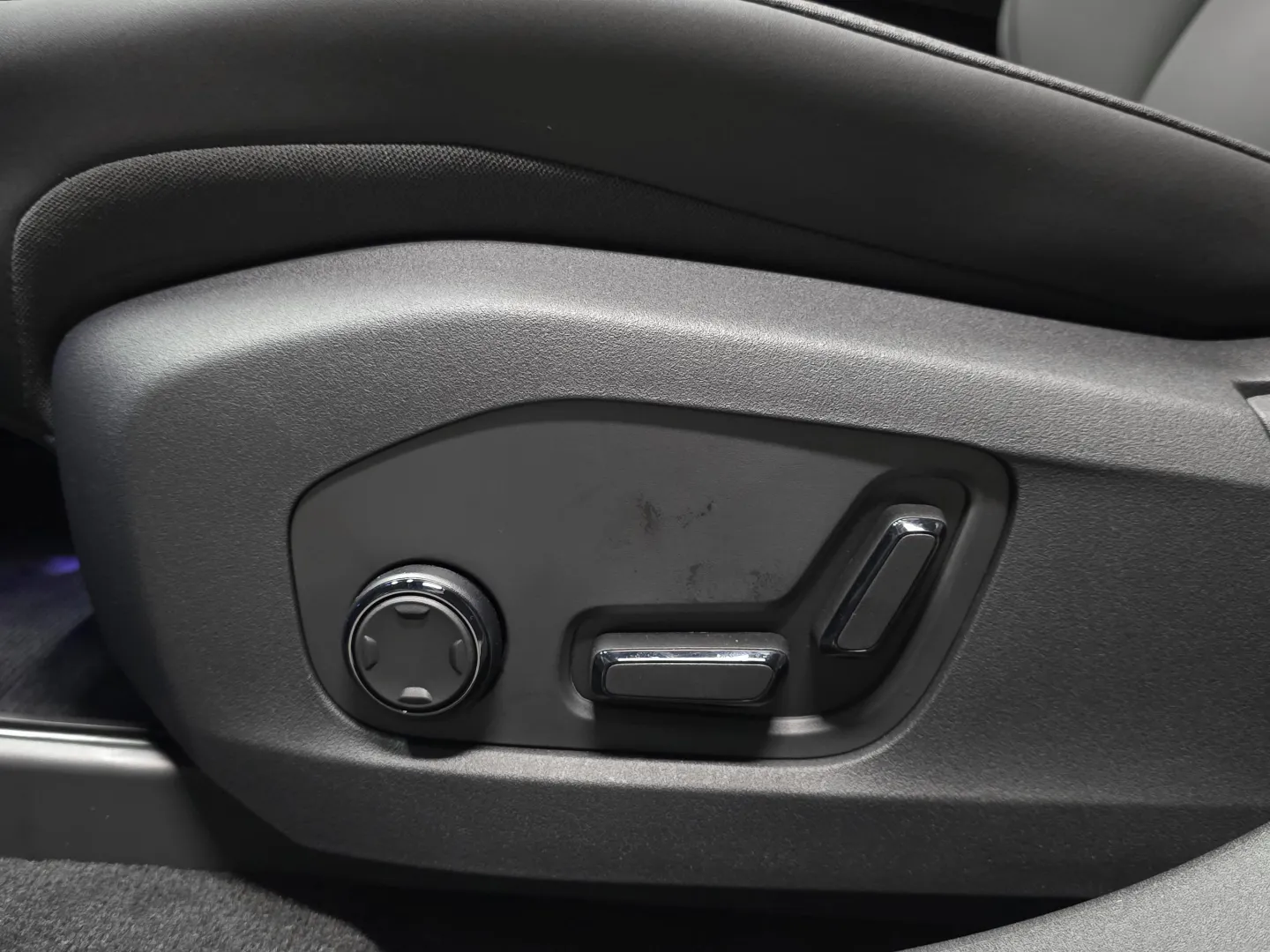 Autokuva 15 - SRU-477