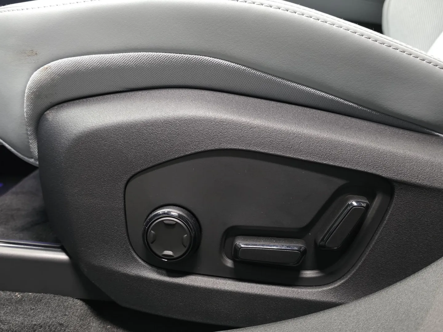 Autokuva 15 - SRU-512