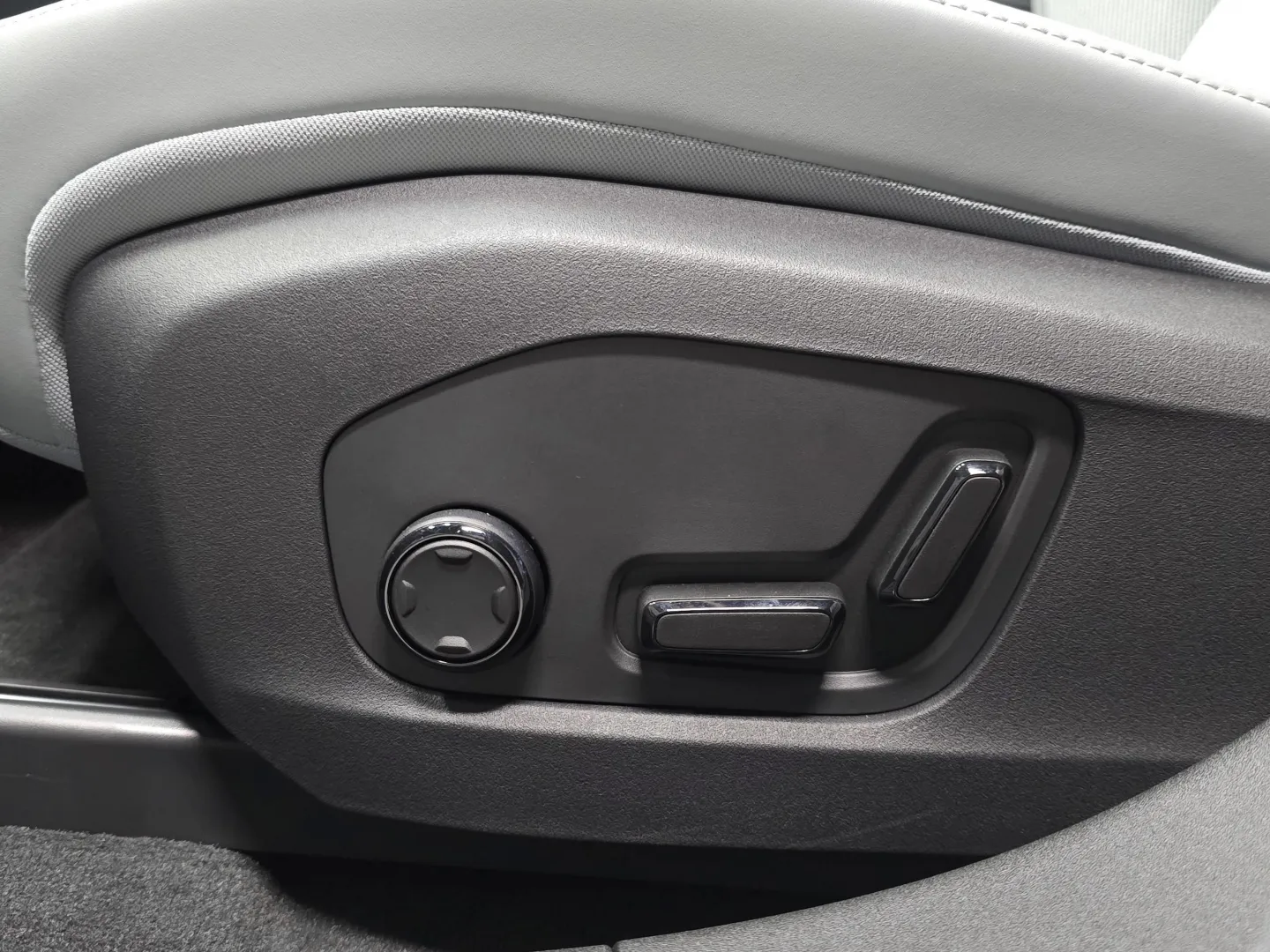 Autokuva 15 - SRU-522