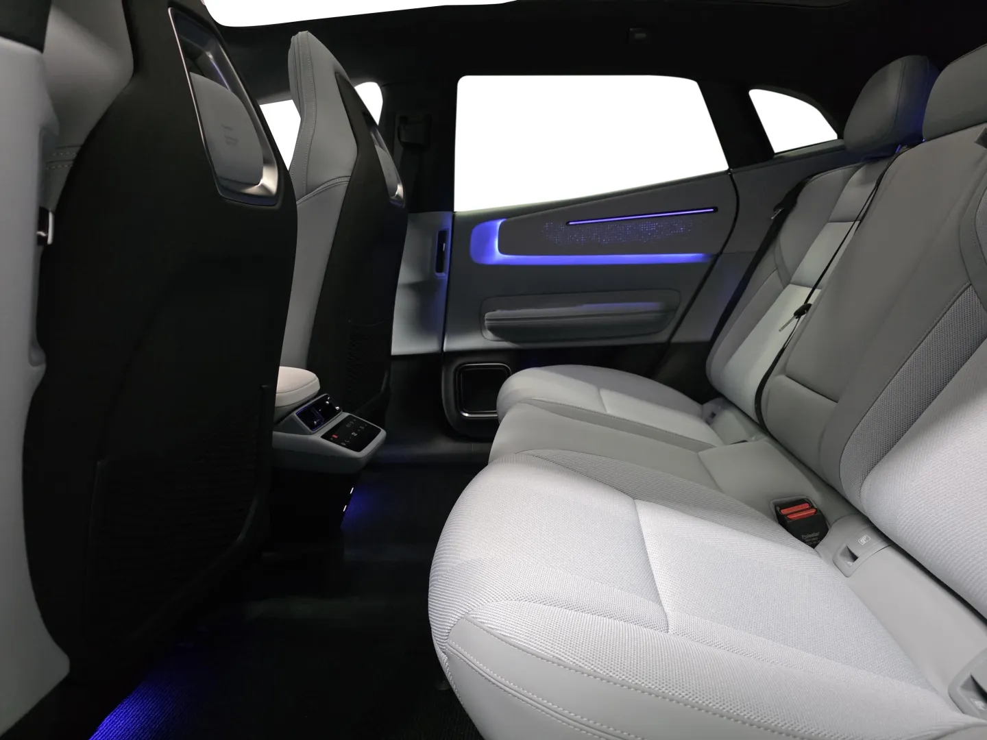 Autokuva 9 - SRU-526