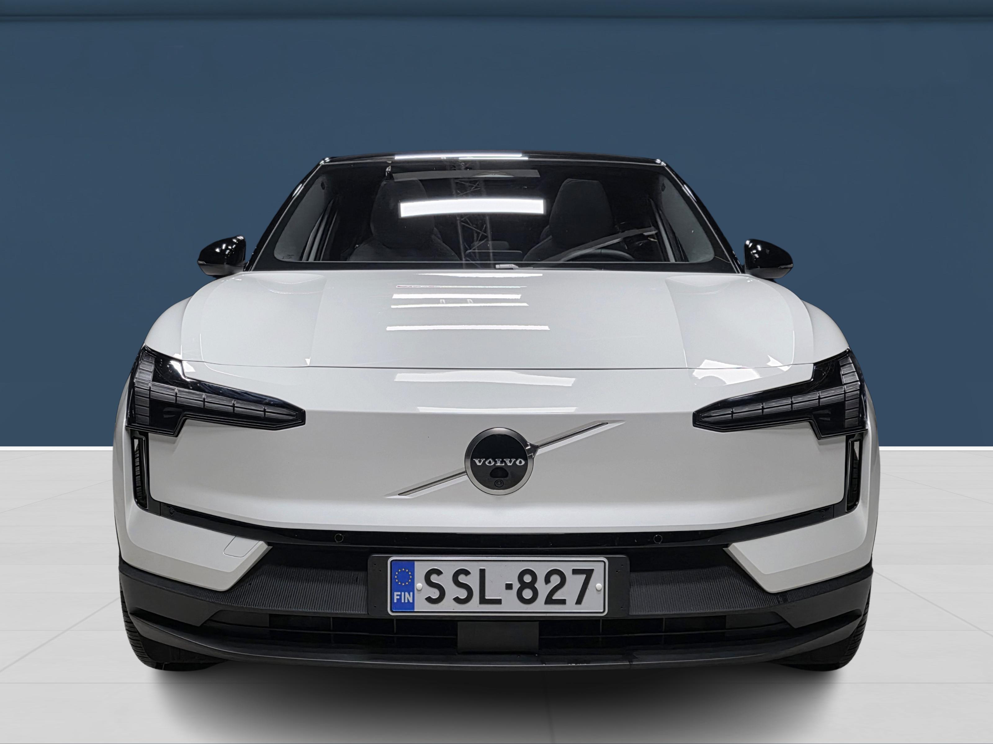 Volvo EX30 Twin Performance Ultra 2026, kuva 2/16