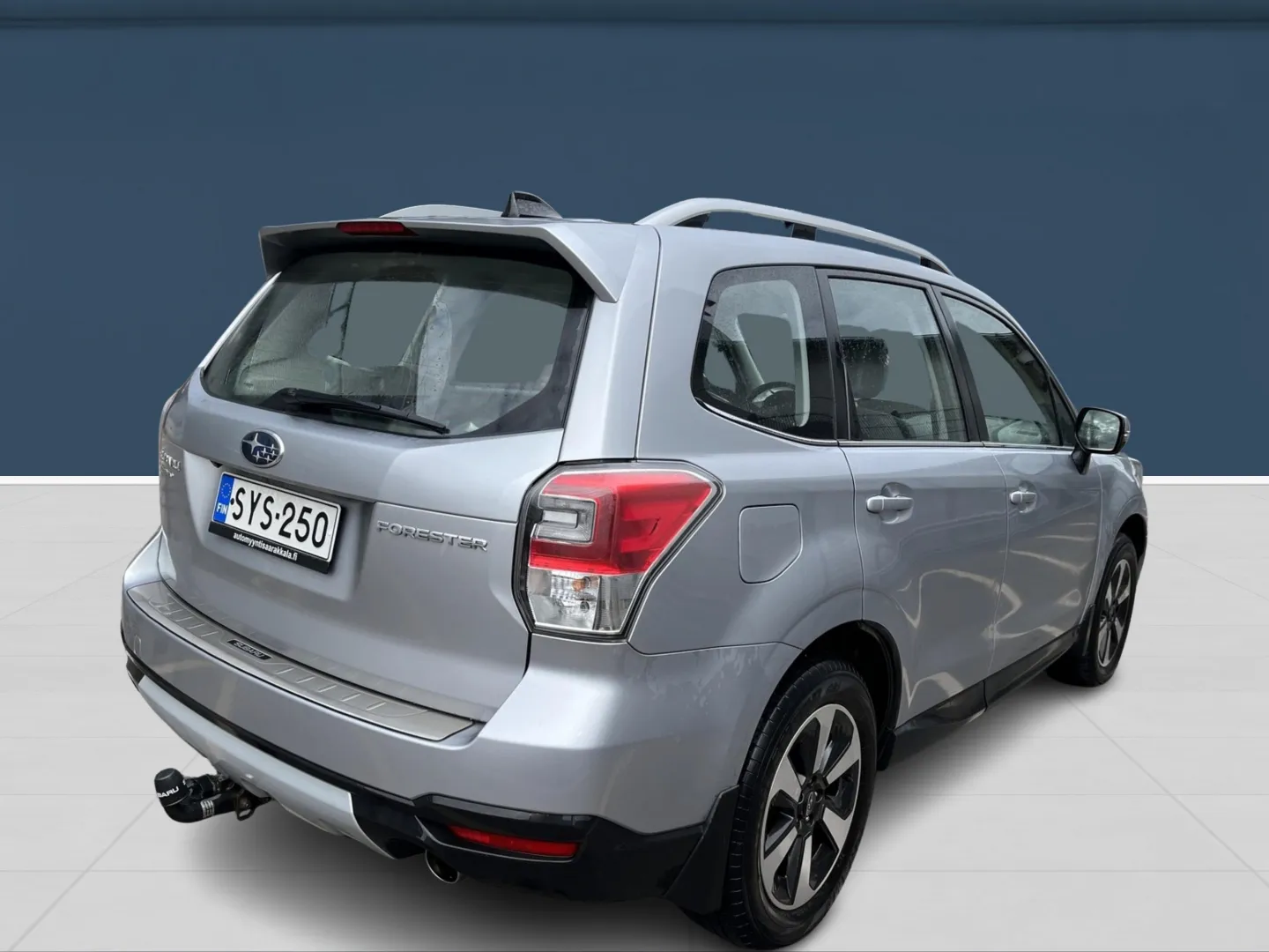 Autokuva 2 - SYS-250