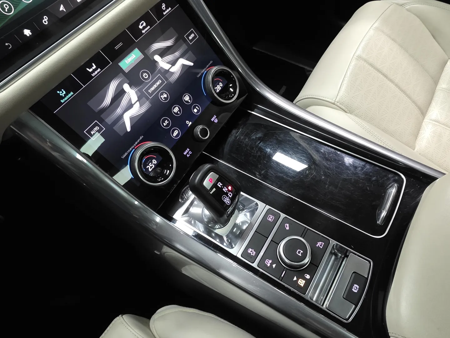 Autokuva 14 - SYU-319