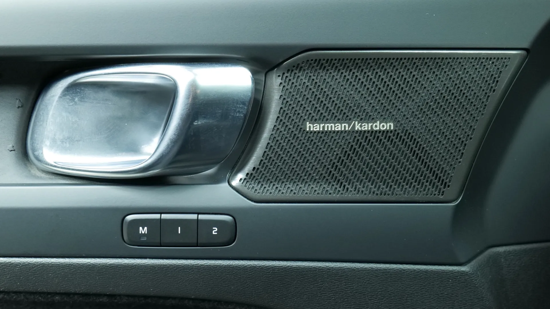 Autokuva 10 - SYY-437