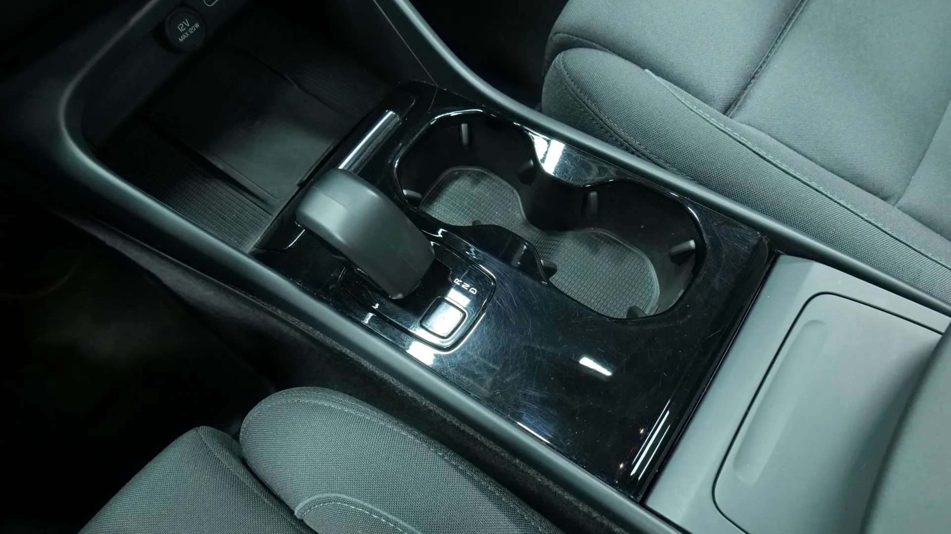 Autokuva 9 - SYY-437