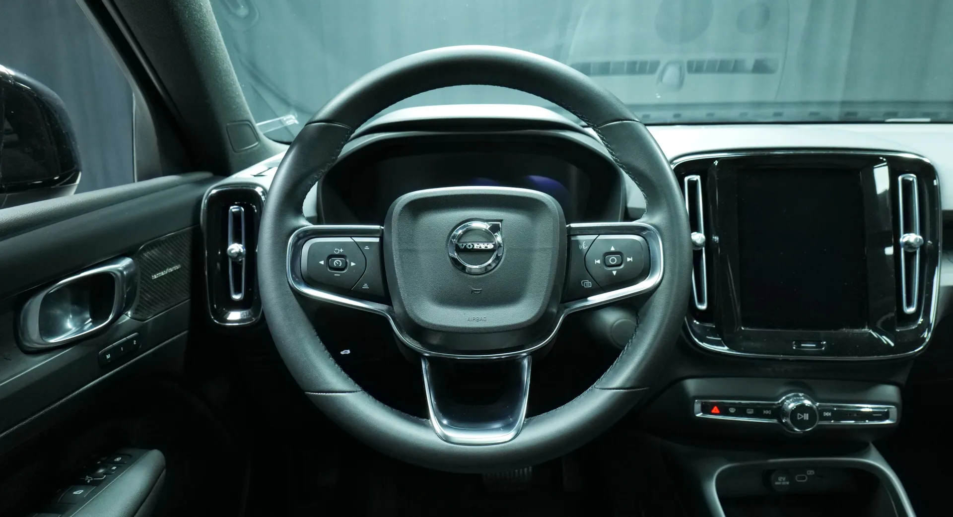 Autokuva 15 - SYY-437