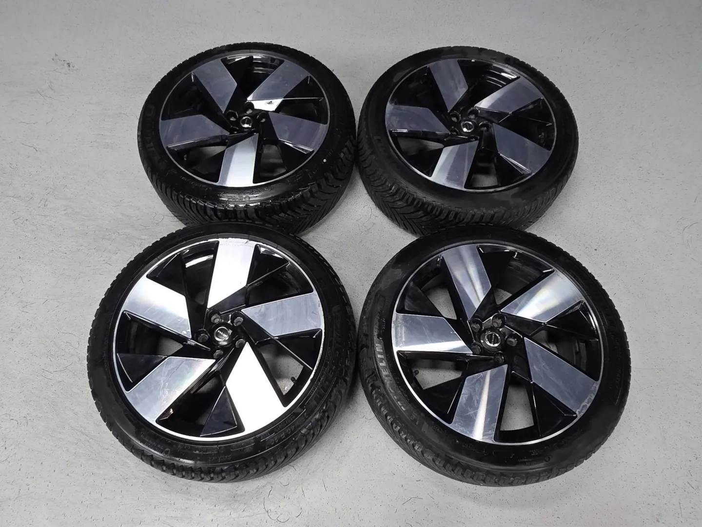 Autokuva 12 - SYY-439