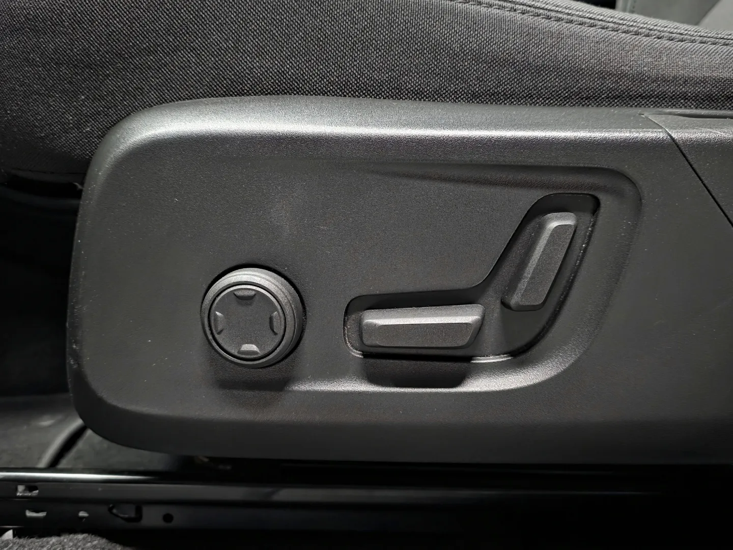 Autokuva 16 - SYY-439