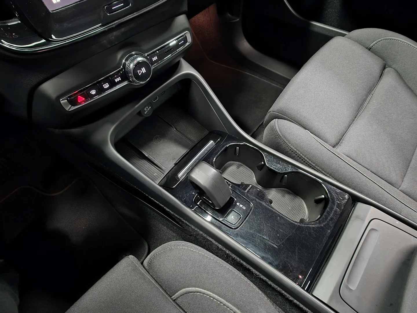 Autokuva 14 - SYY-439