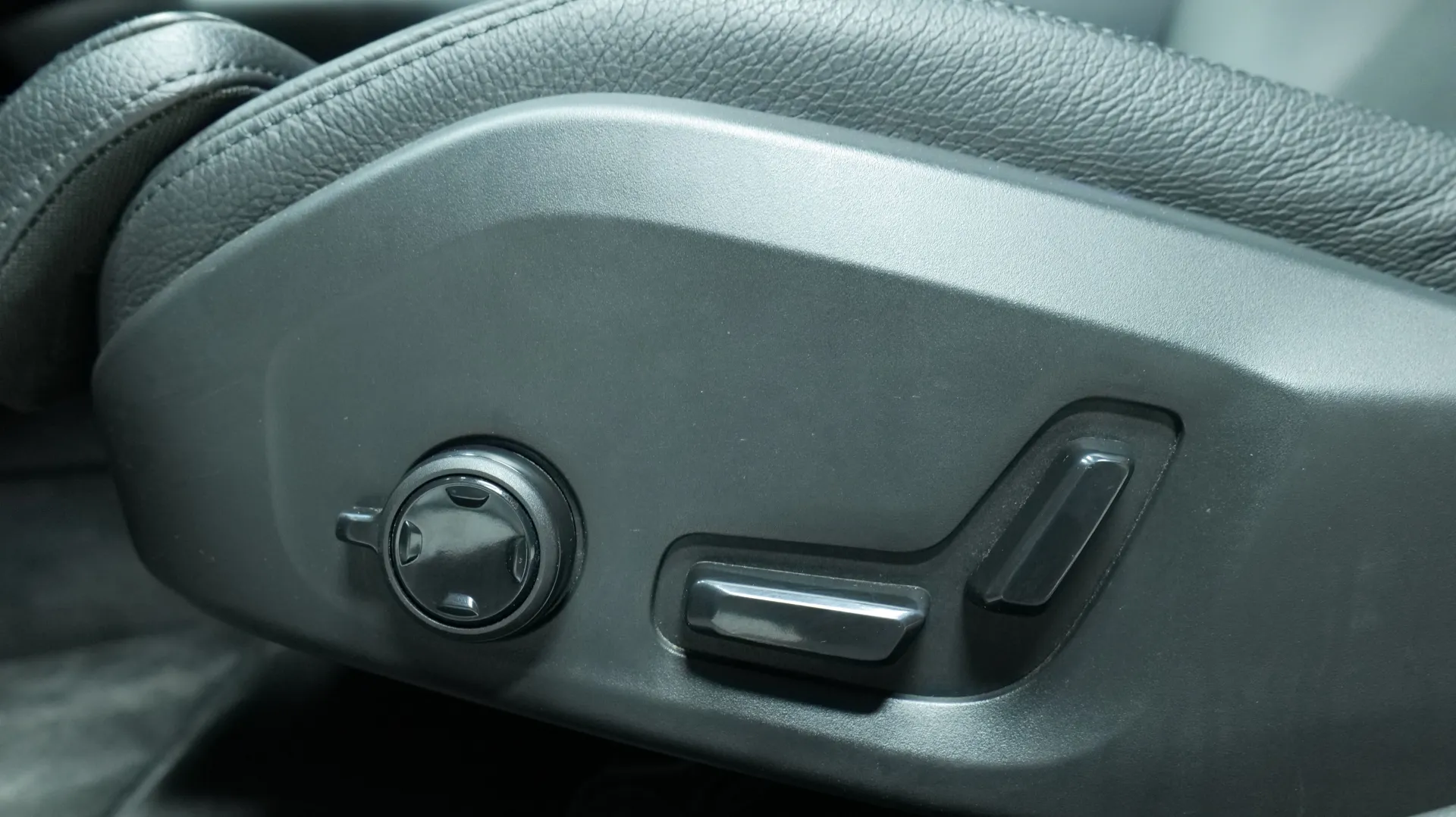 Autokuva 11 - SYY-480