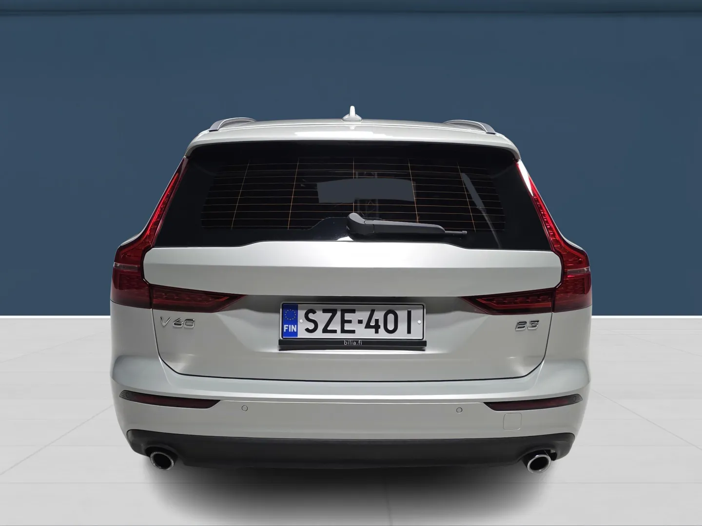 Autokuva 5 - SZE-401