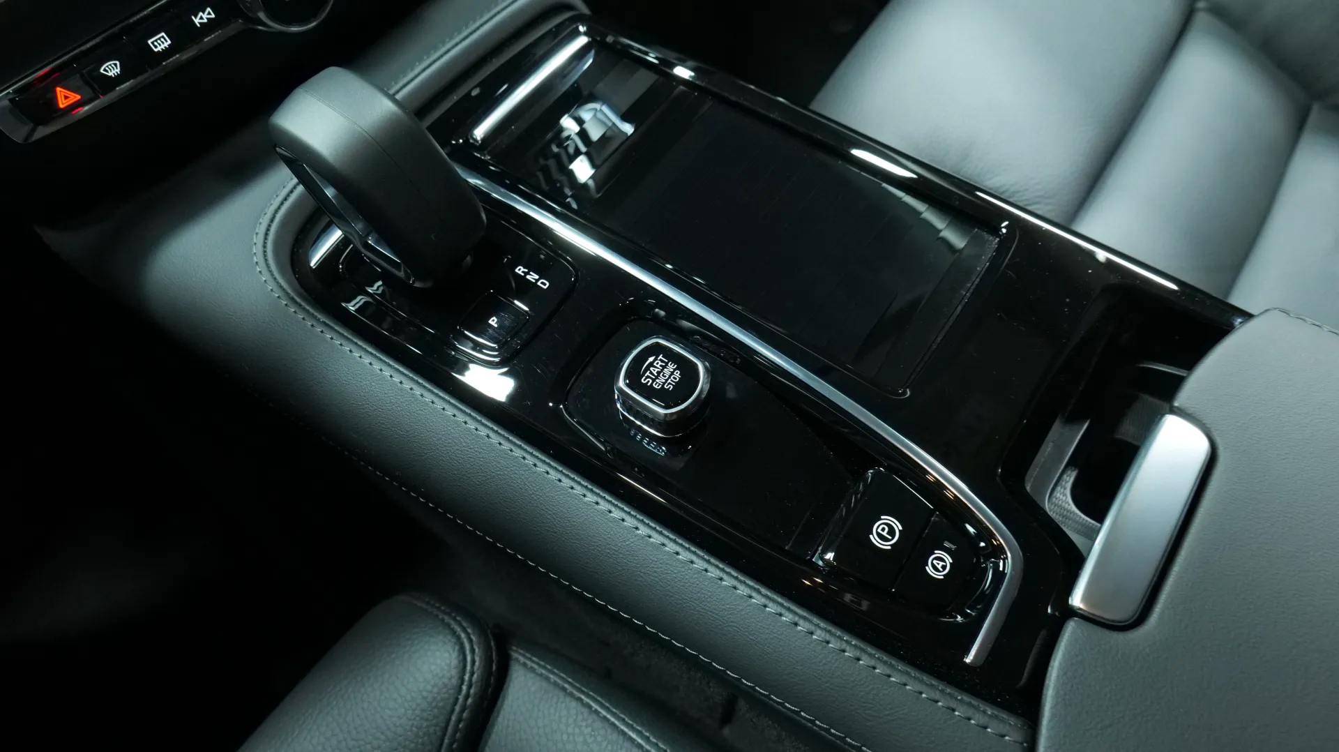 Autokuva 9 - SZH-405