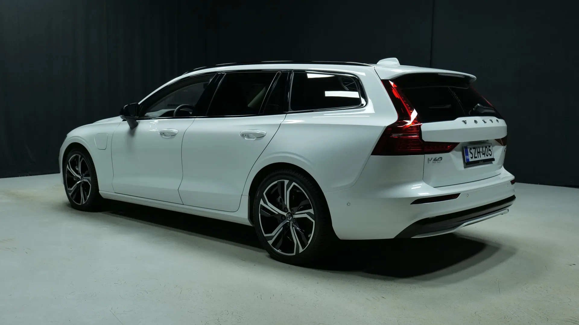 Autokuva 2 - SZH-405