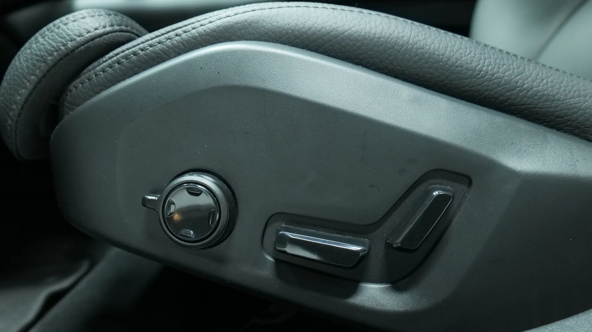 Autokuva 11 - SZH-405