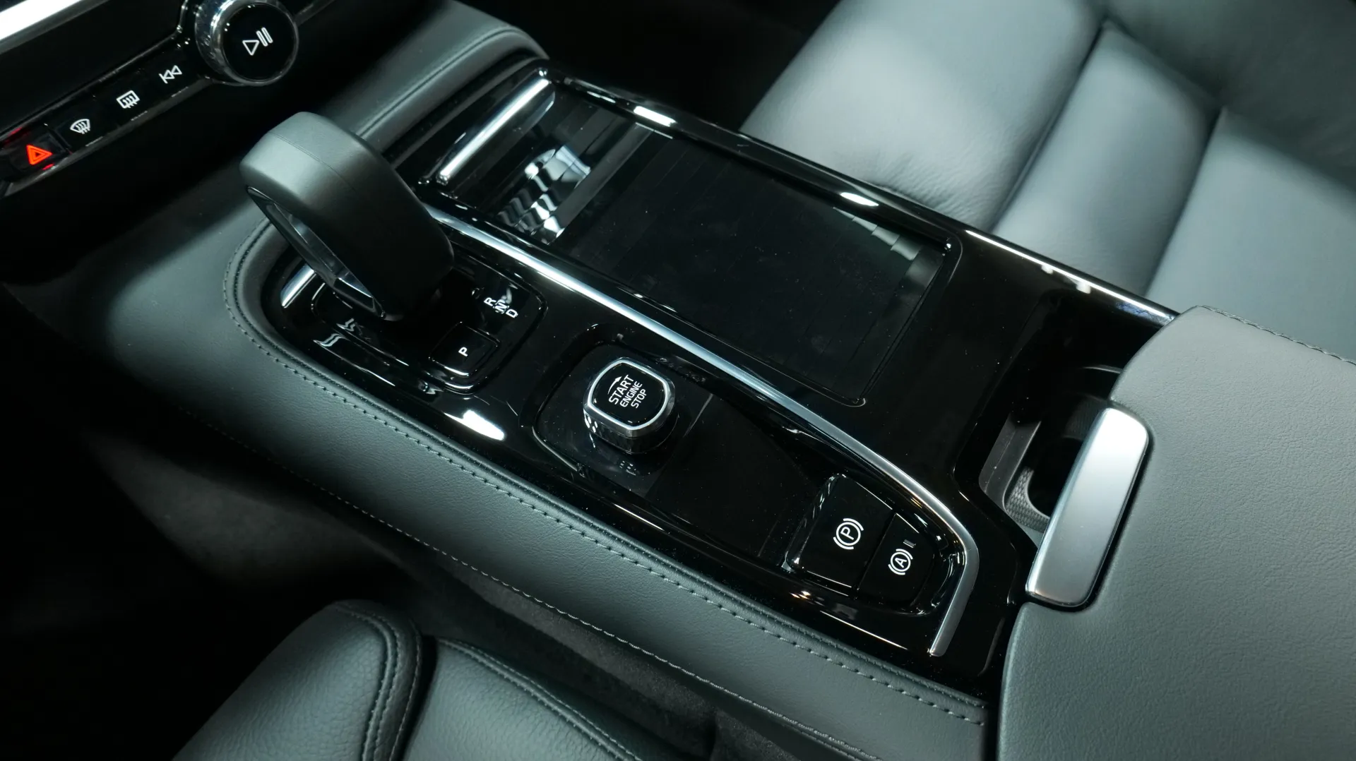 Autokuva 9 - SZH-416