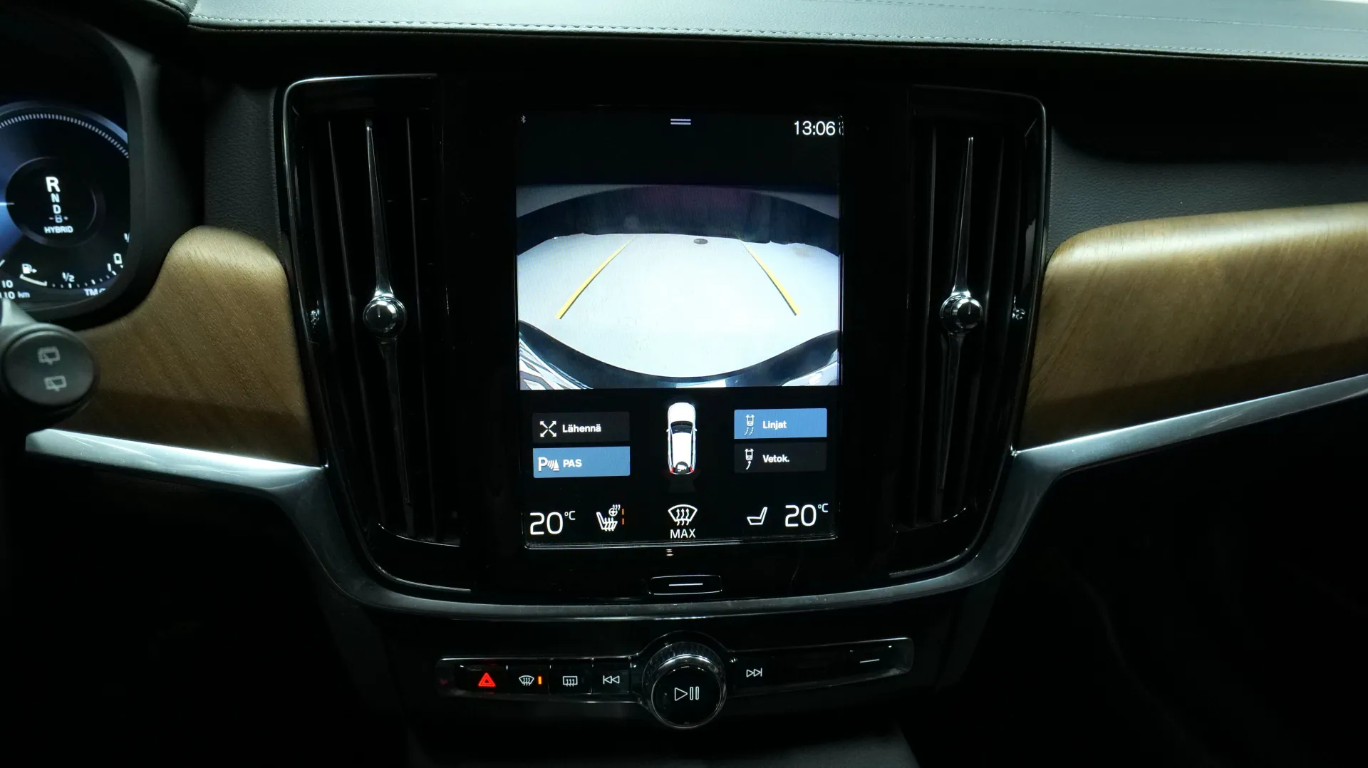 Autokuva 9 - SZM-585