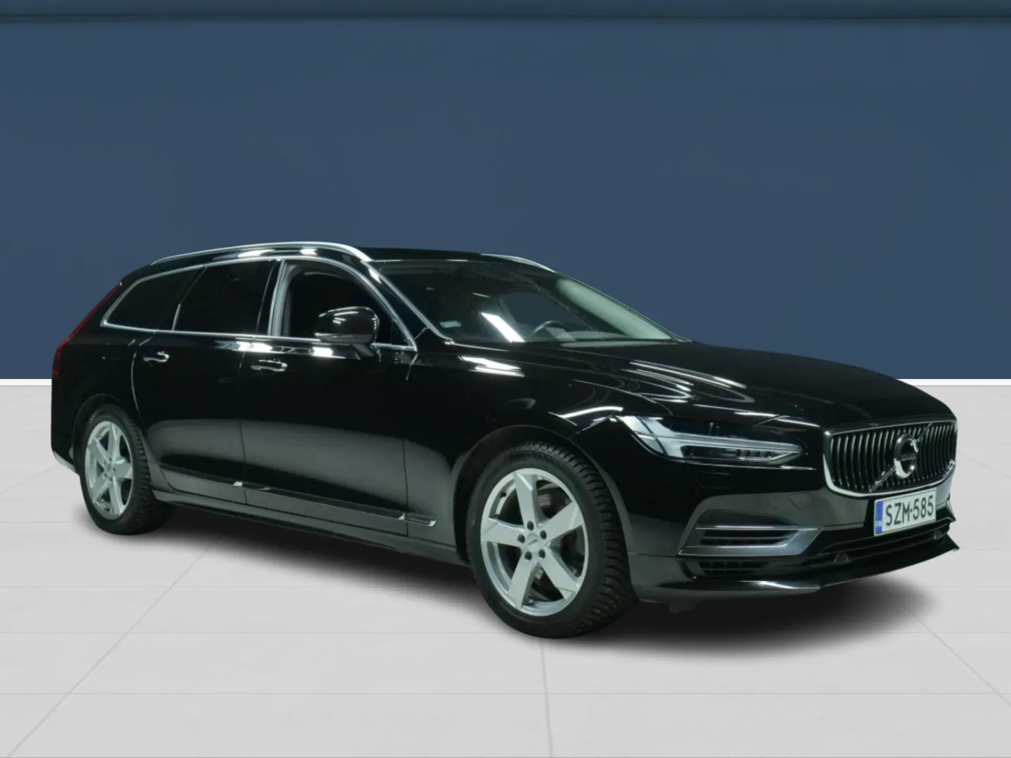 Autokuva 3 - SZM-585