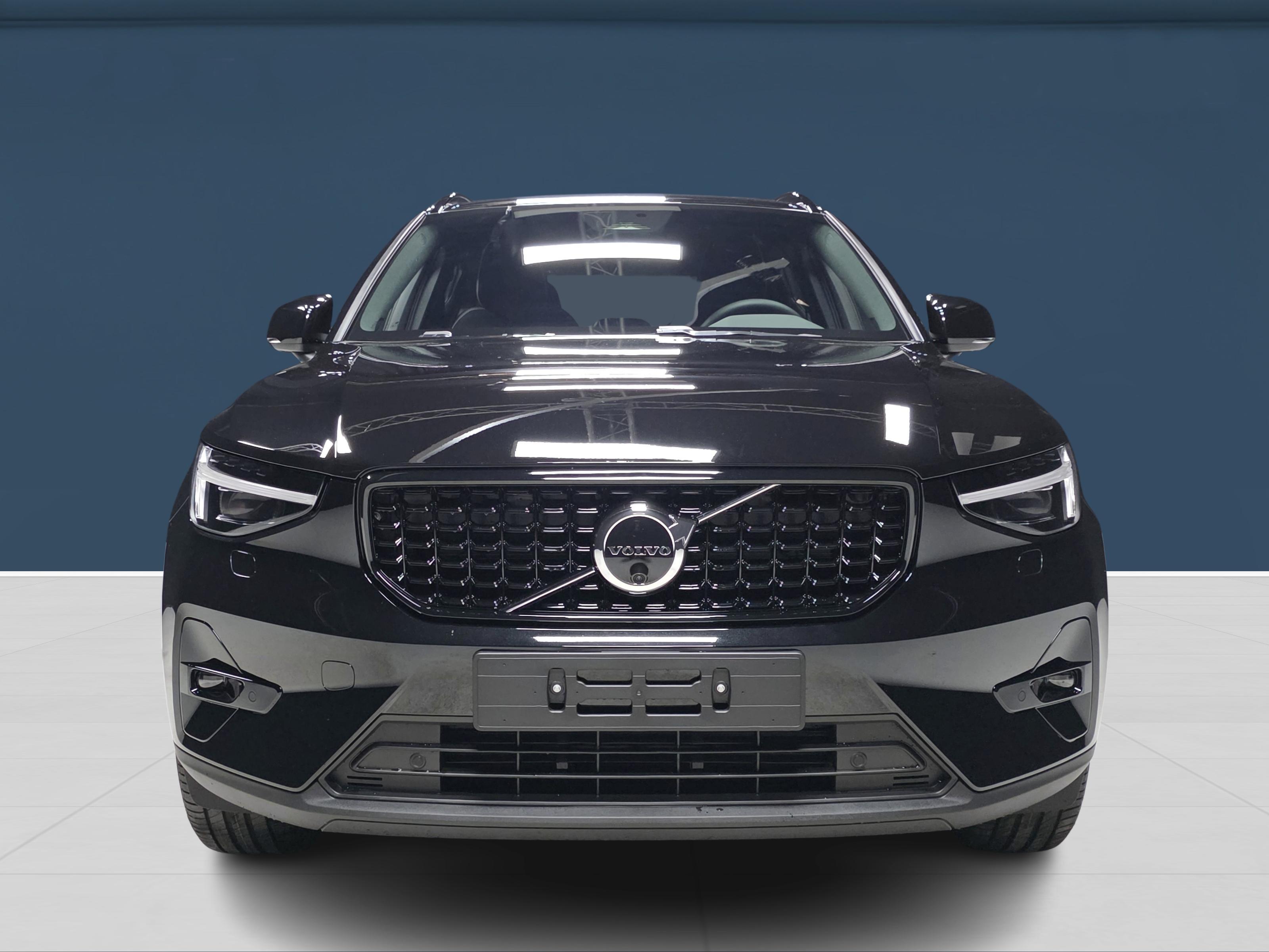 Volvo XC40 B3 MHEV Plus 2027, bild 2/16