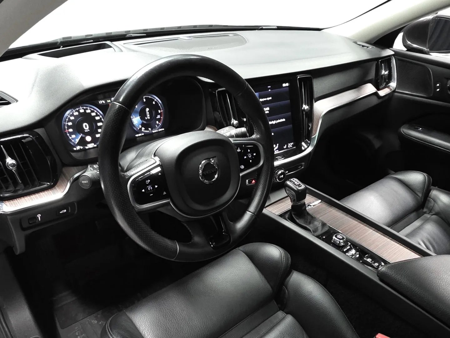 Autokuva 8 - XOZ-611