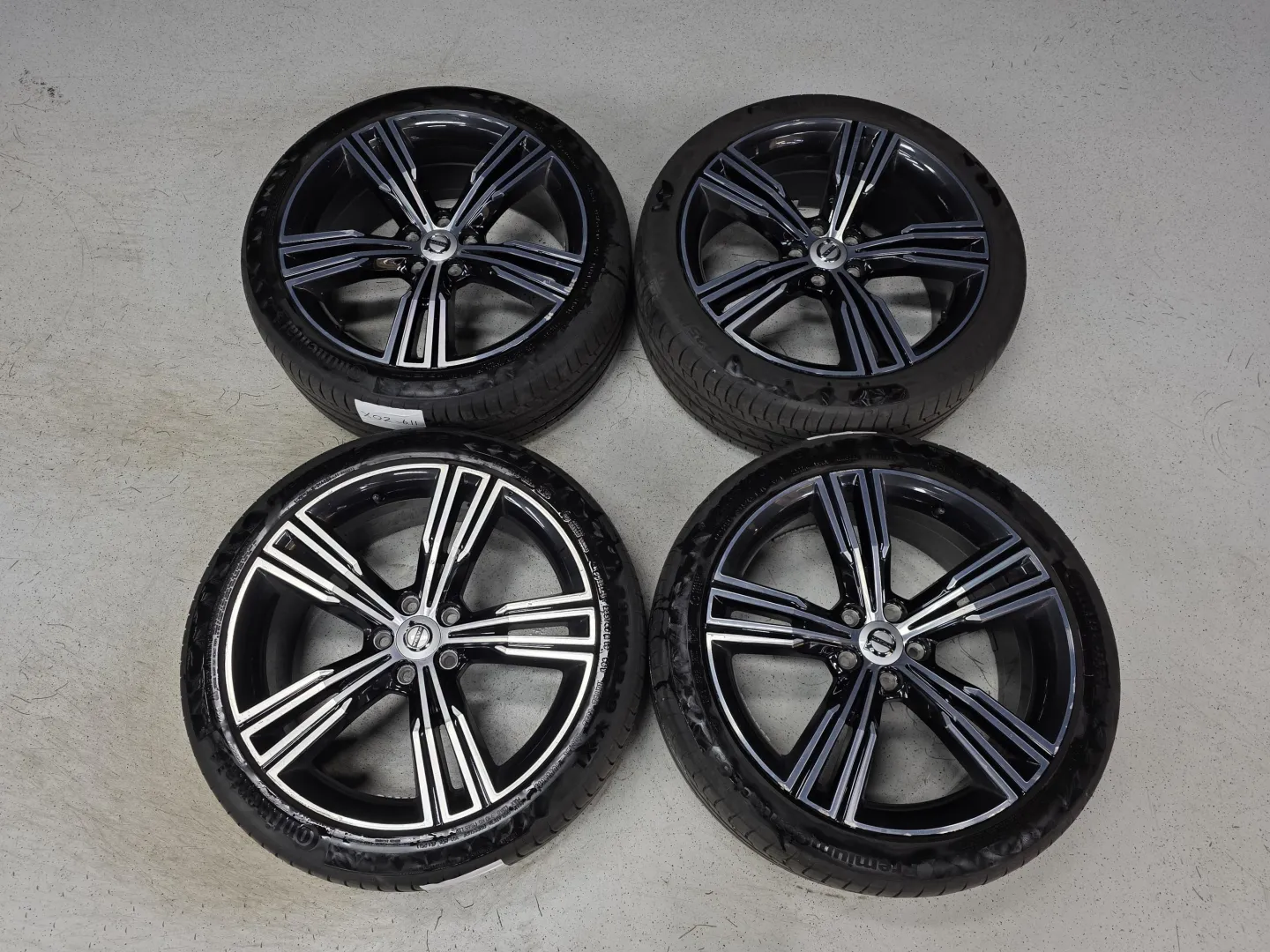 Autokuva 12 - XOZ-611