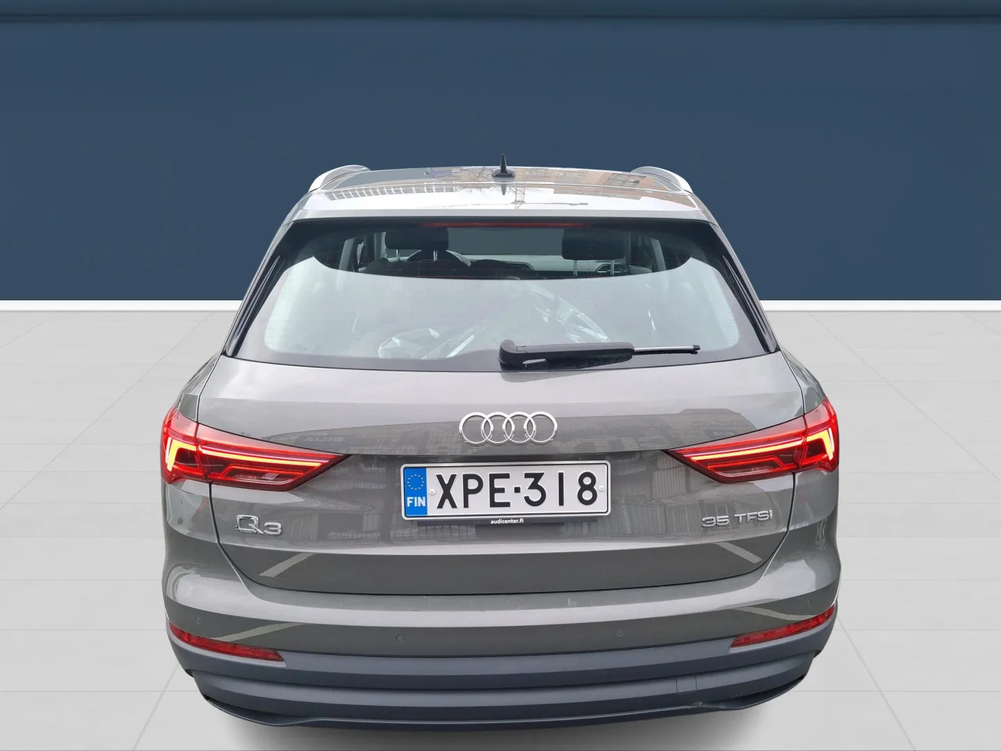 Autokuva 8 - XPE-318