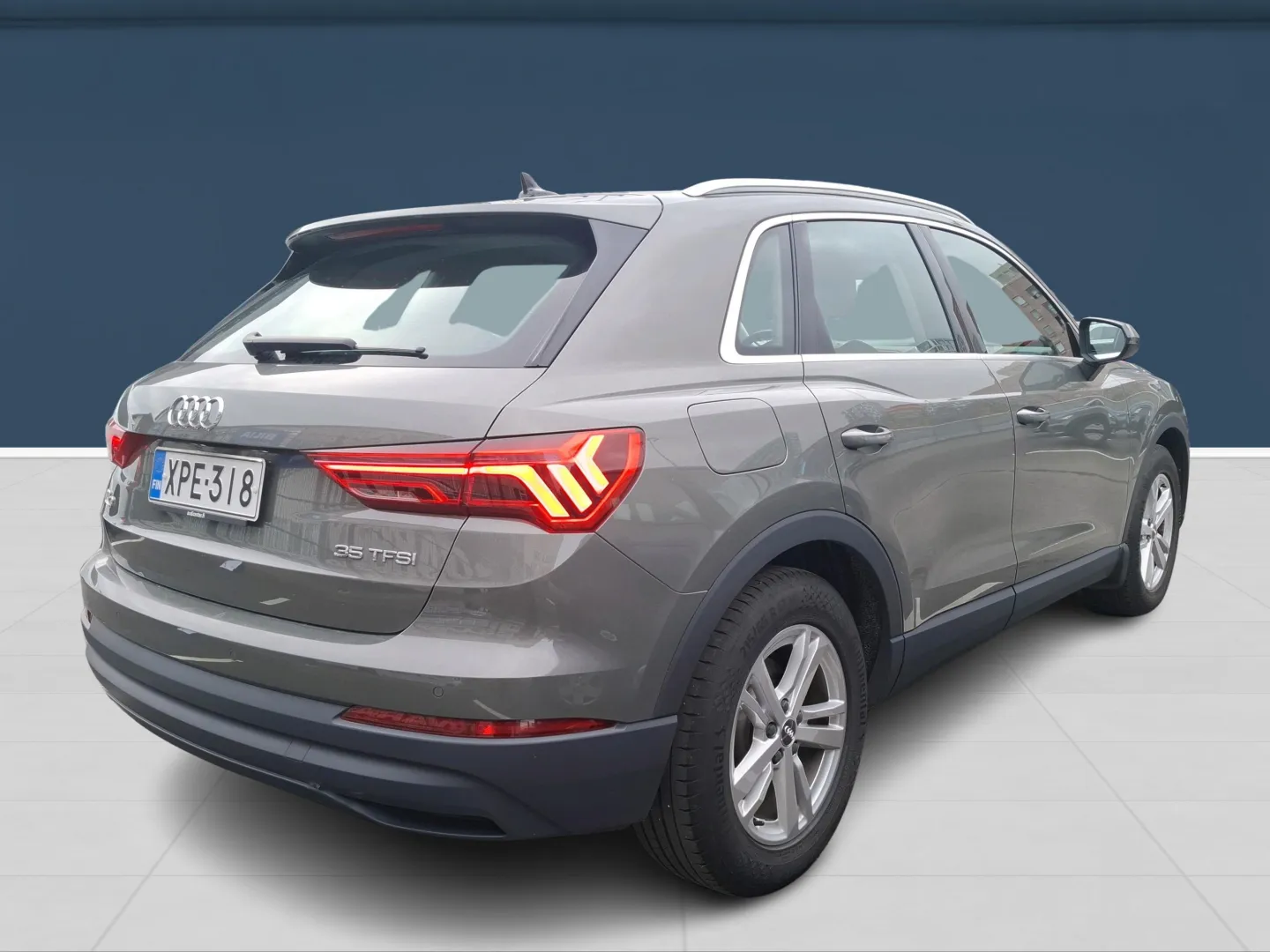 Autokuva 7 - XPE-318