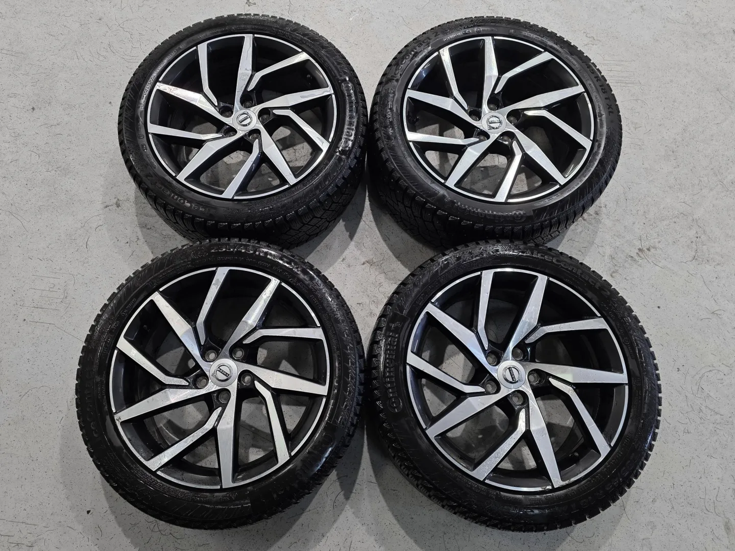 Autokuva 12 - XPN-141