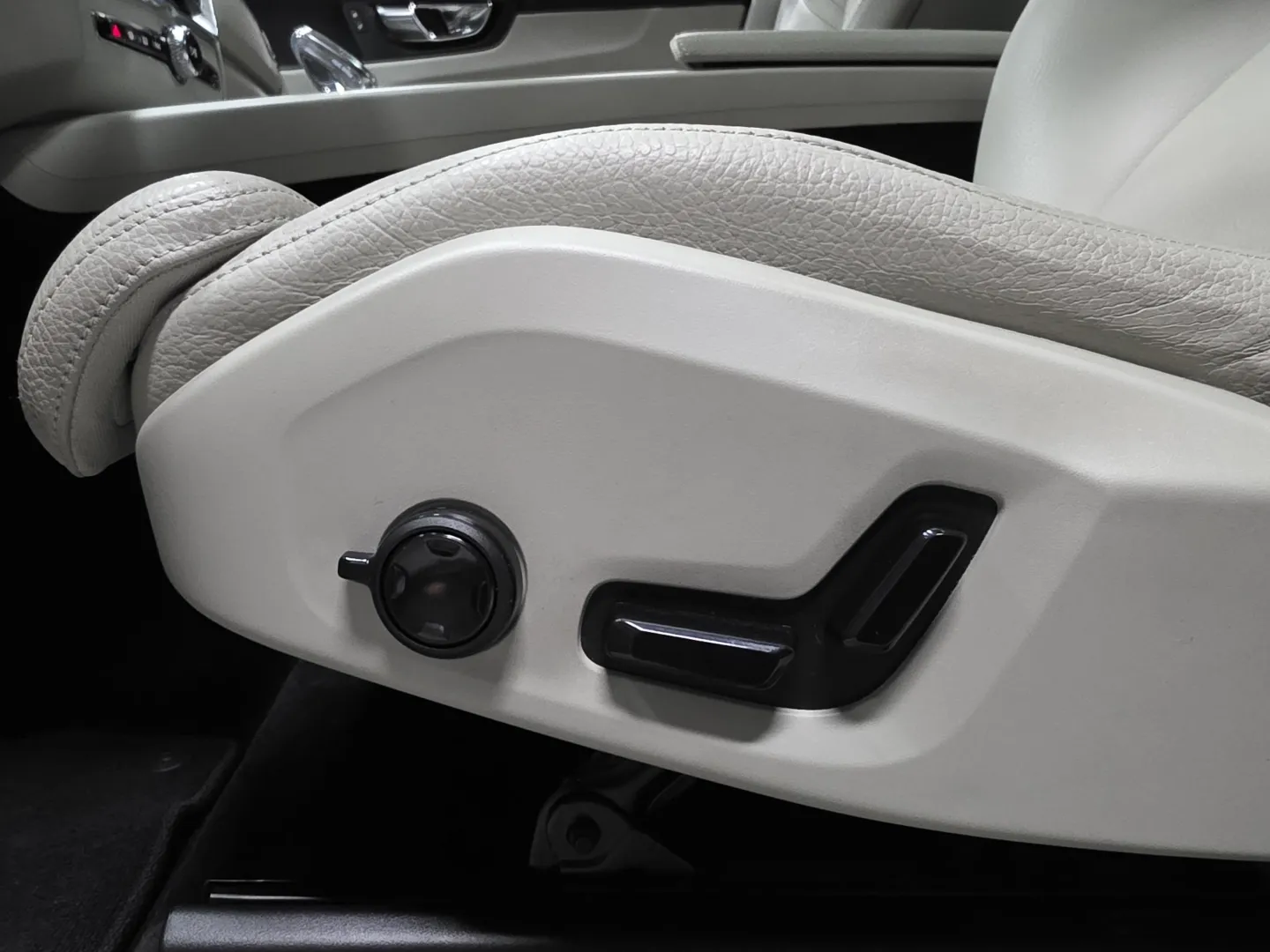 Autokuva 15 - XPN-252