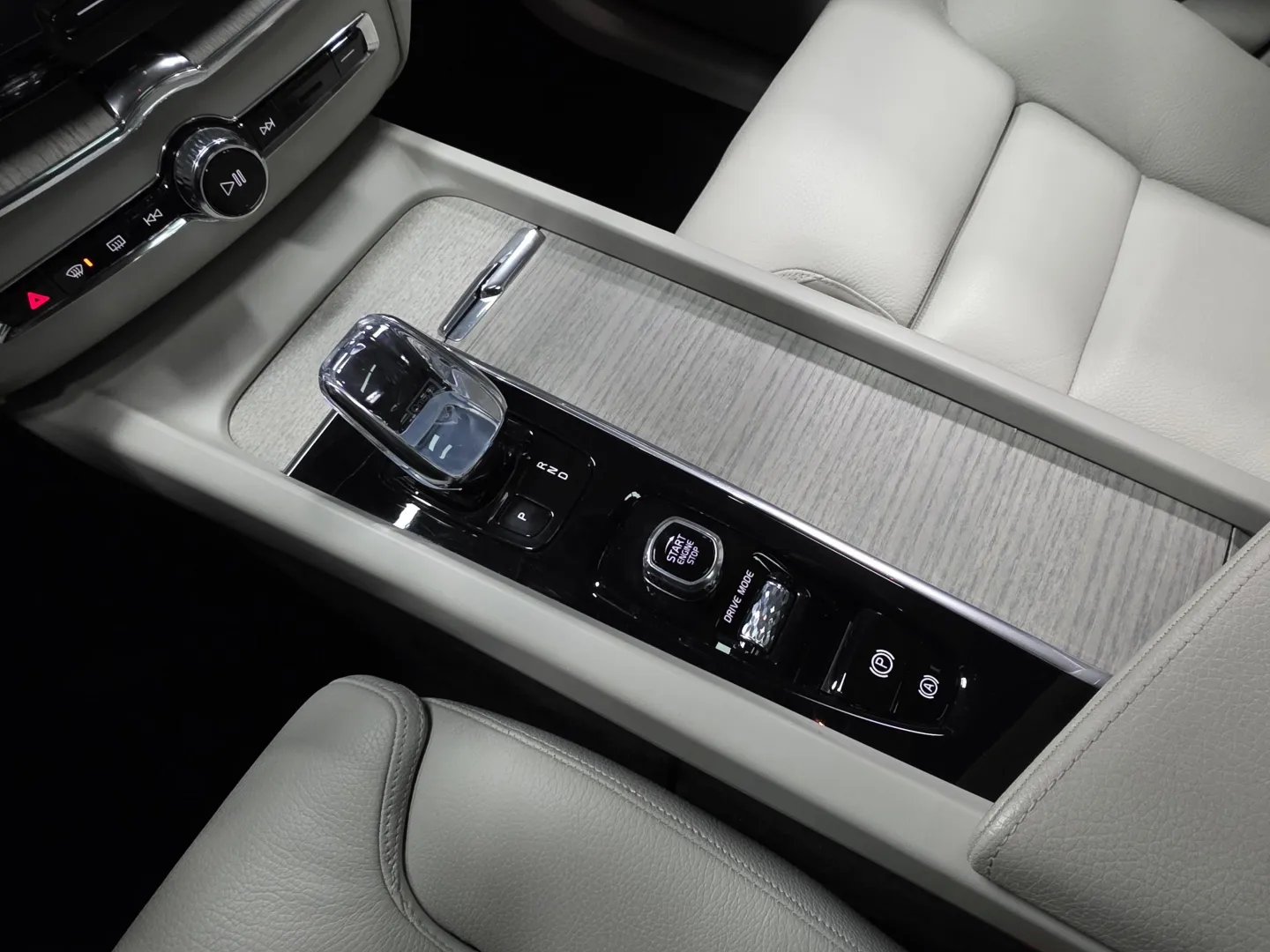 Autokuva 14 - XPN-252