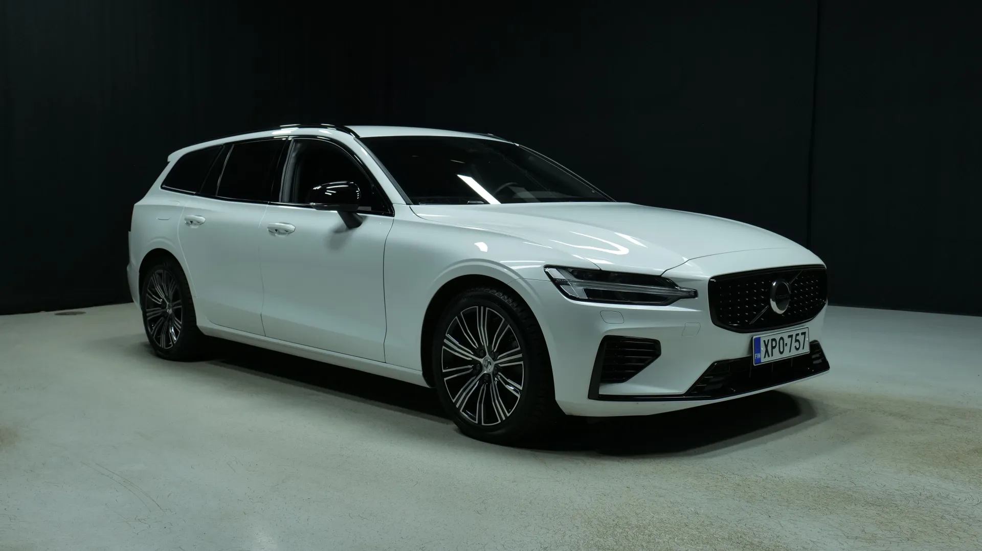 Autokuva 5 - XPO-757